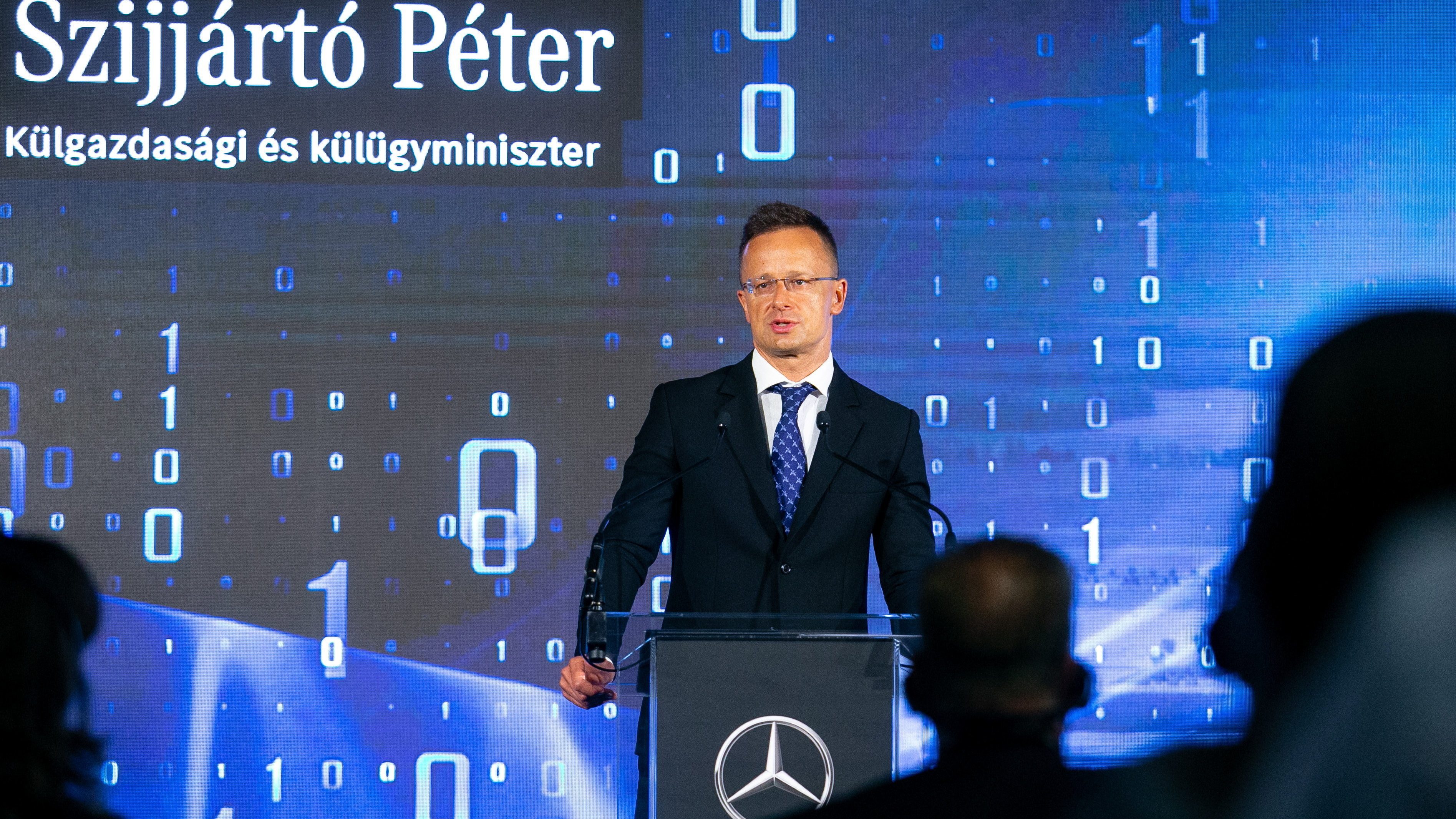 14 milliárdot kap a kormánytól a kecskeméti Mercedes-gyár