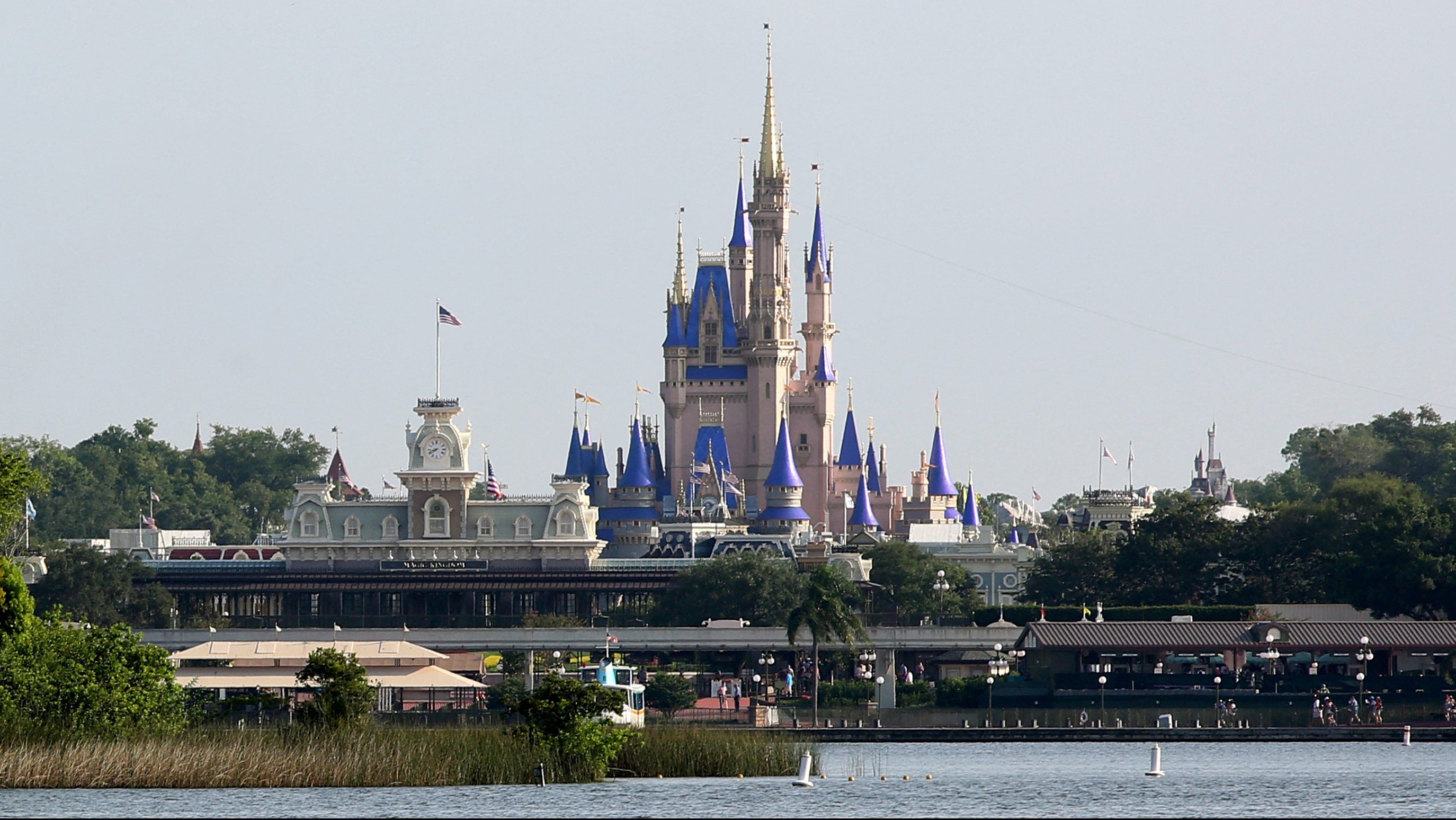 Éppen Hamupipőke kastélya előtt tört ki jókora verekedés a Disney Worldben