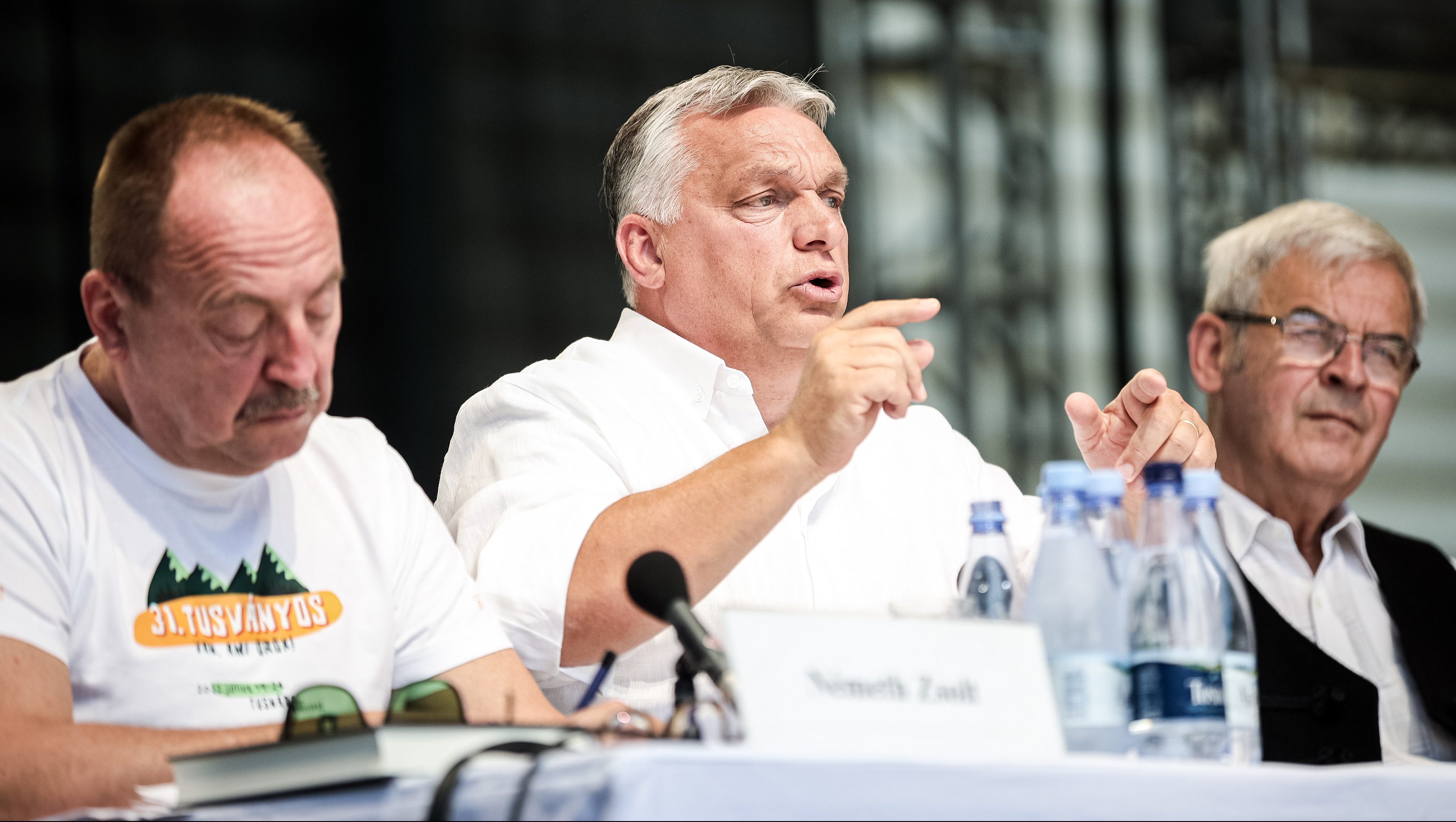„Beteg embernek nem tanácsot adunk, hanem gyógyszert” – ellenzéki reakciók Orbán beszédére