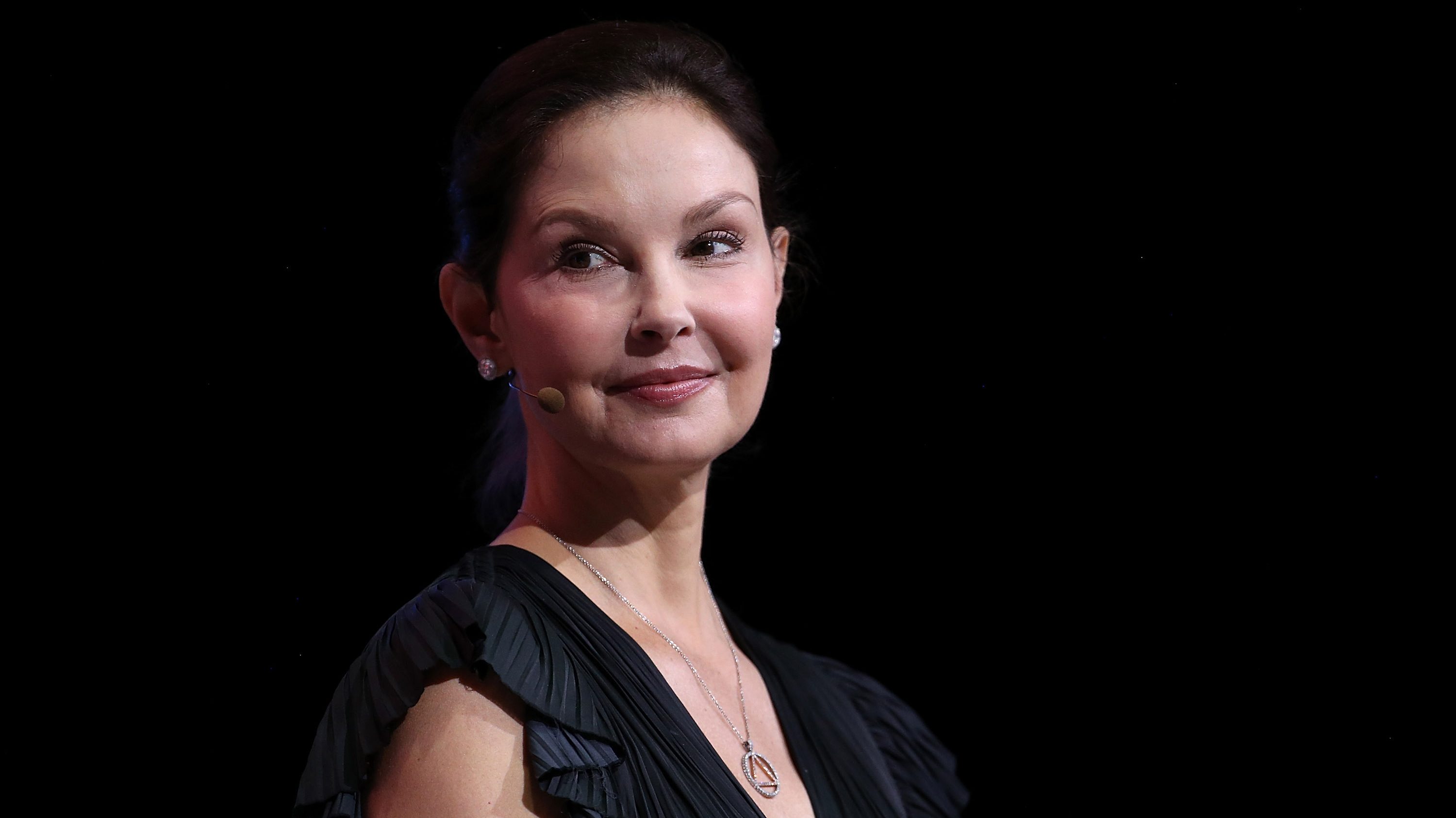 Ashley Judd leült beszélgetni a férfivel, aki megerőszakolta