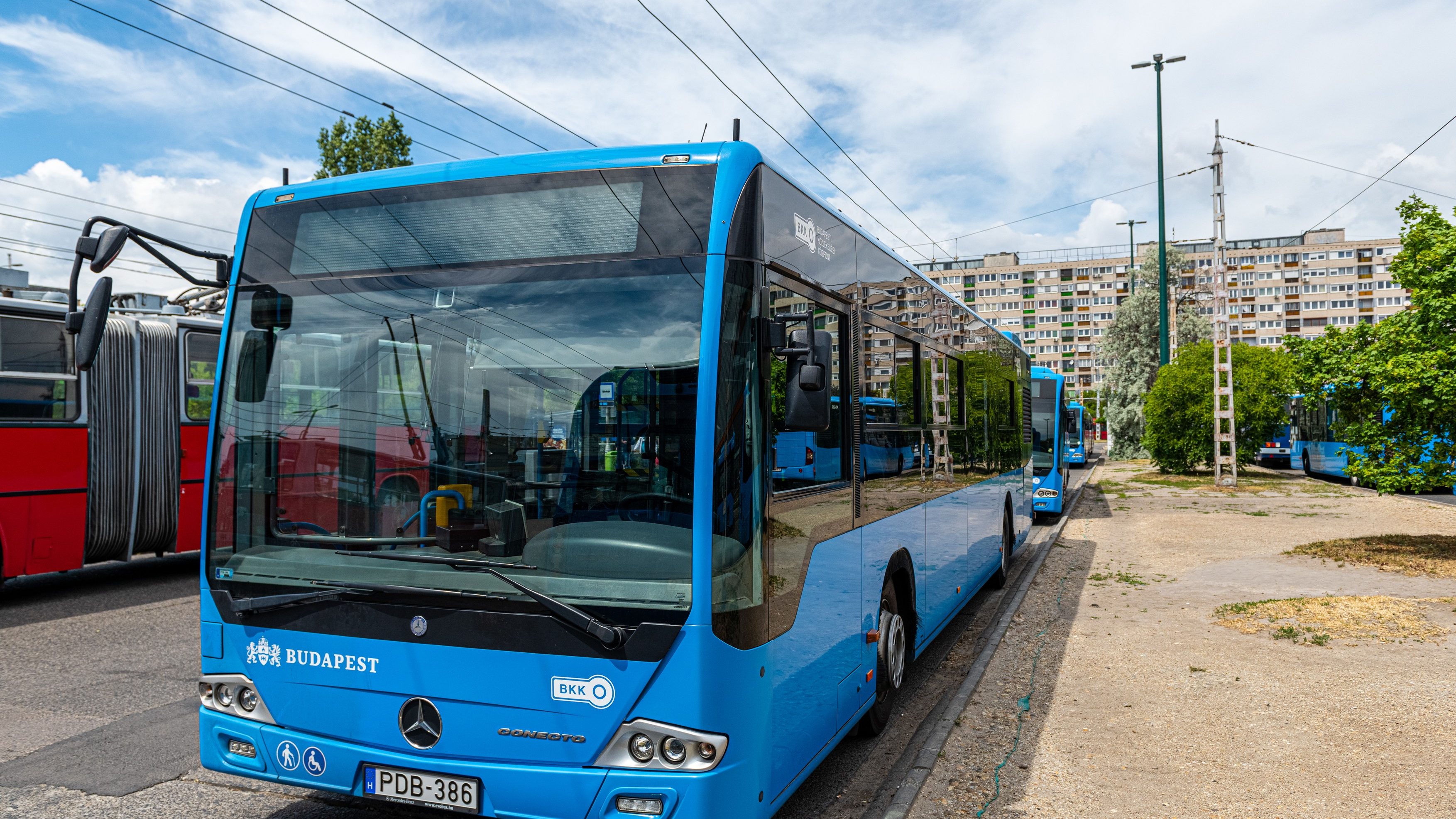 Éjszaka is járni fog augusztustól a reptéri busz