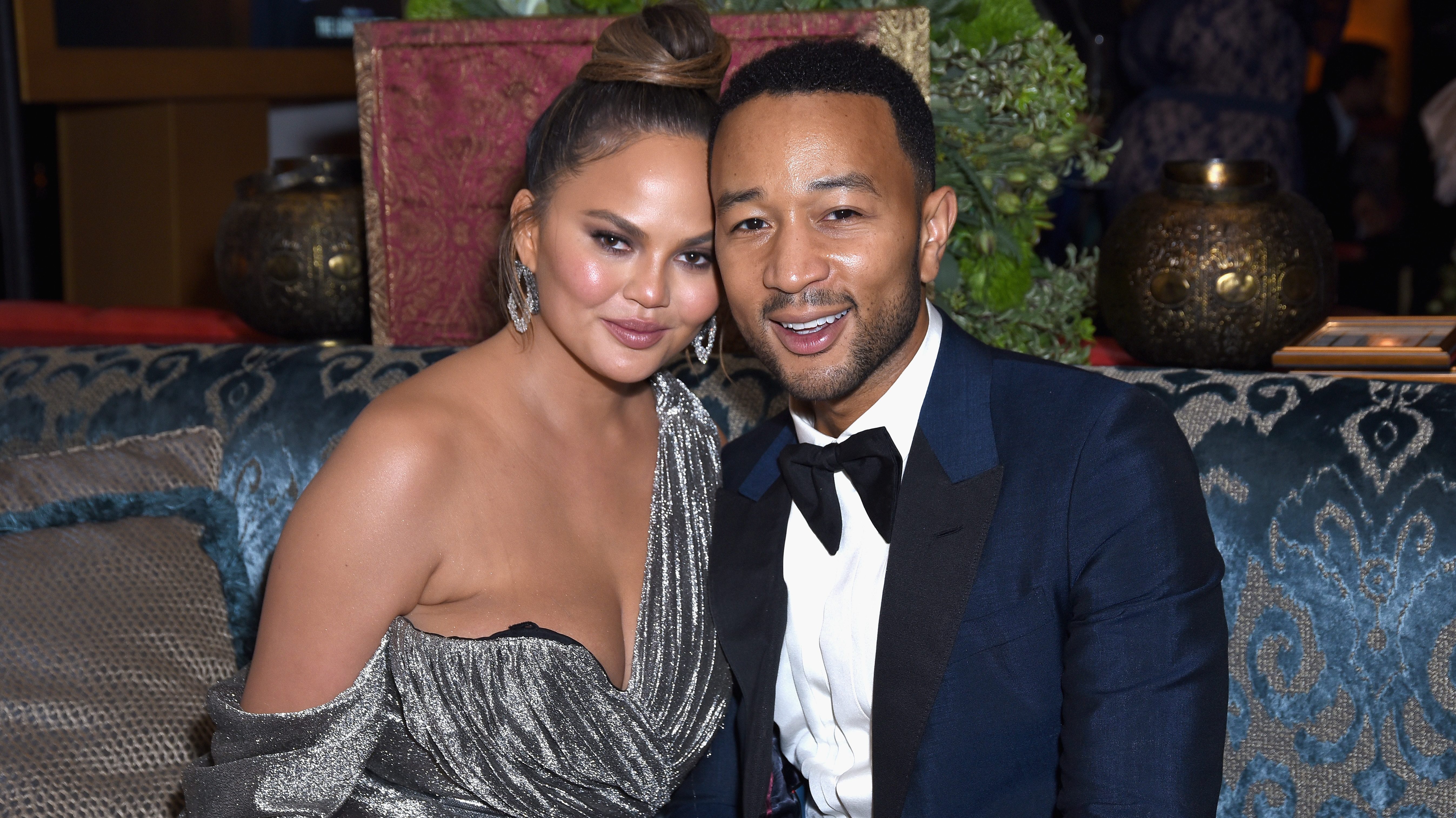 Közel két évvel a vetélése után újra babát vár Chrissy Teigen