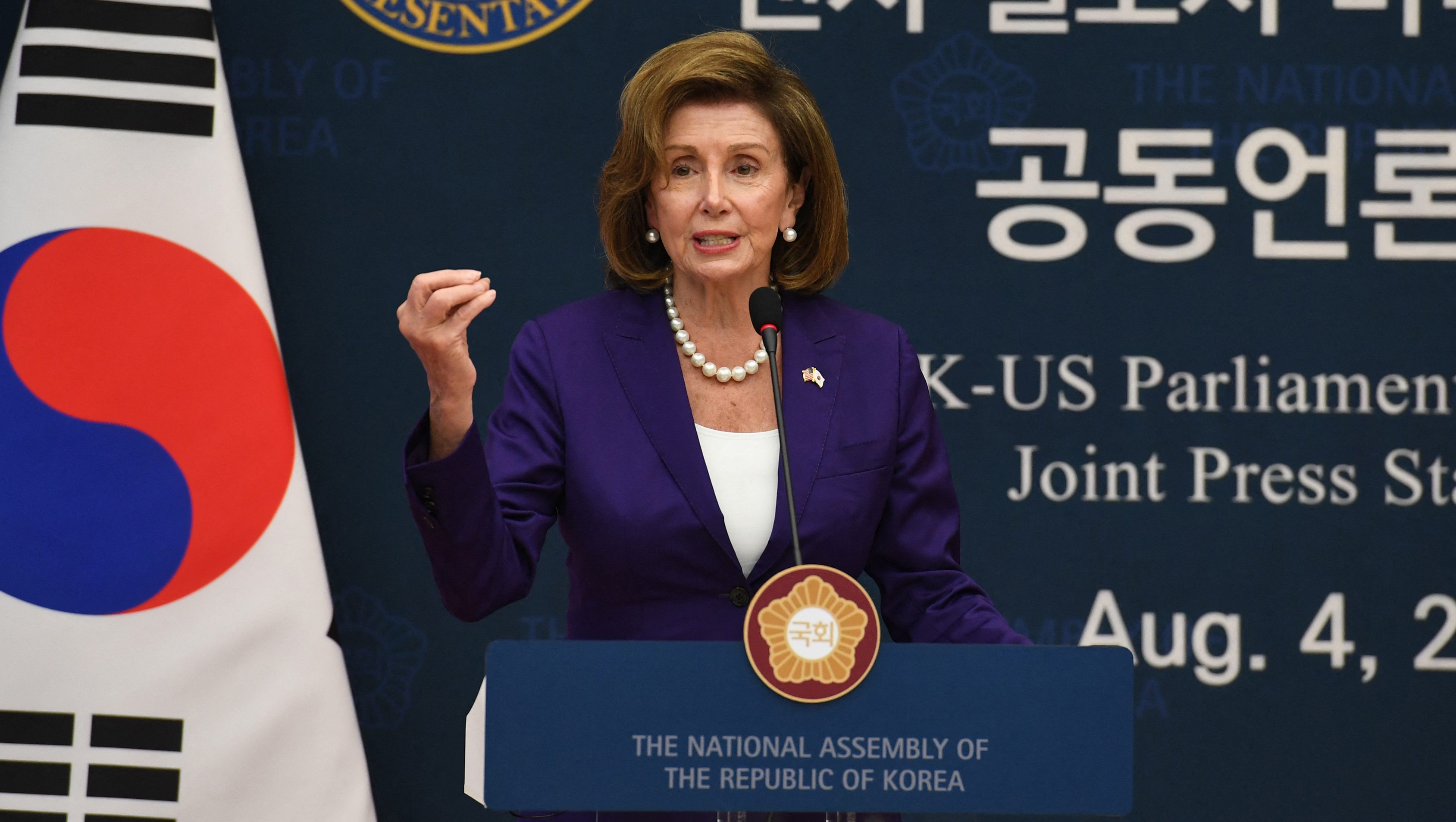 Nancy Pelosi az észak-koreai fenyegetés miatti aggodalmának adott hangot Dél-Koreában