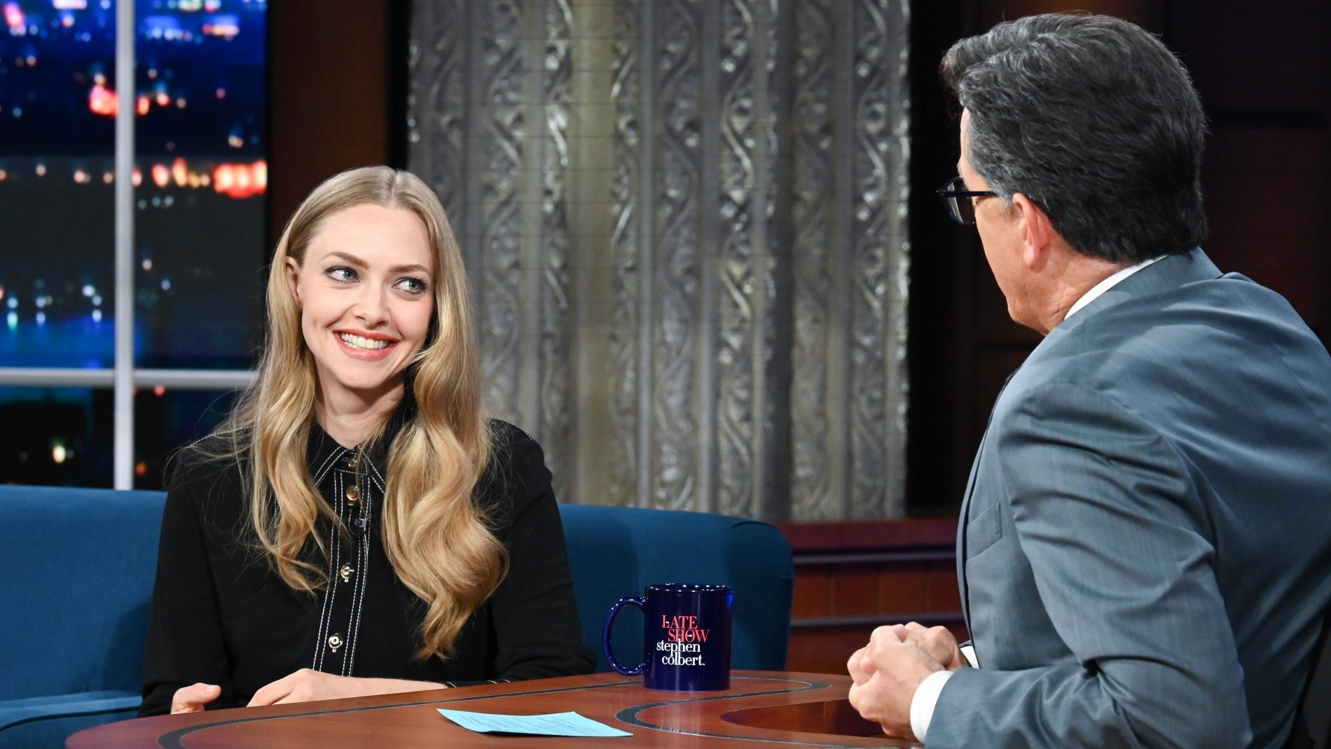 Amanda Seyfried odáig van a Nagy Ő-féle realitykért, de bűntudata van, hogy ezeket nézi