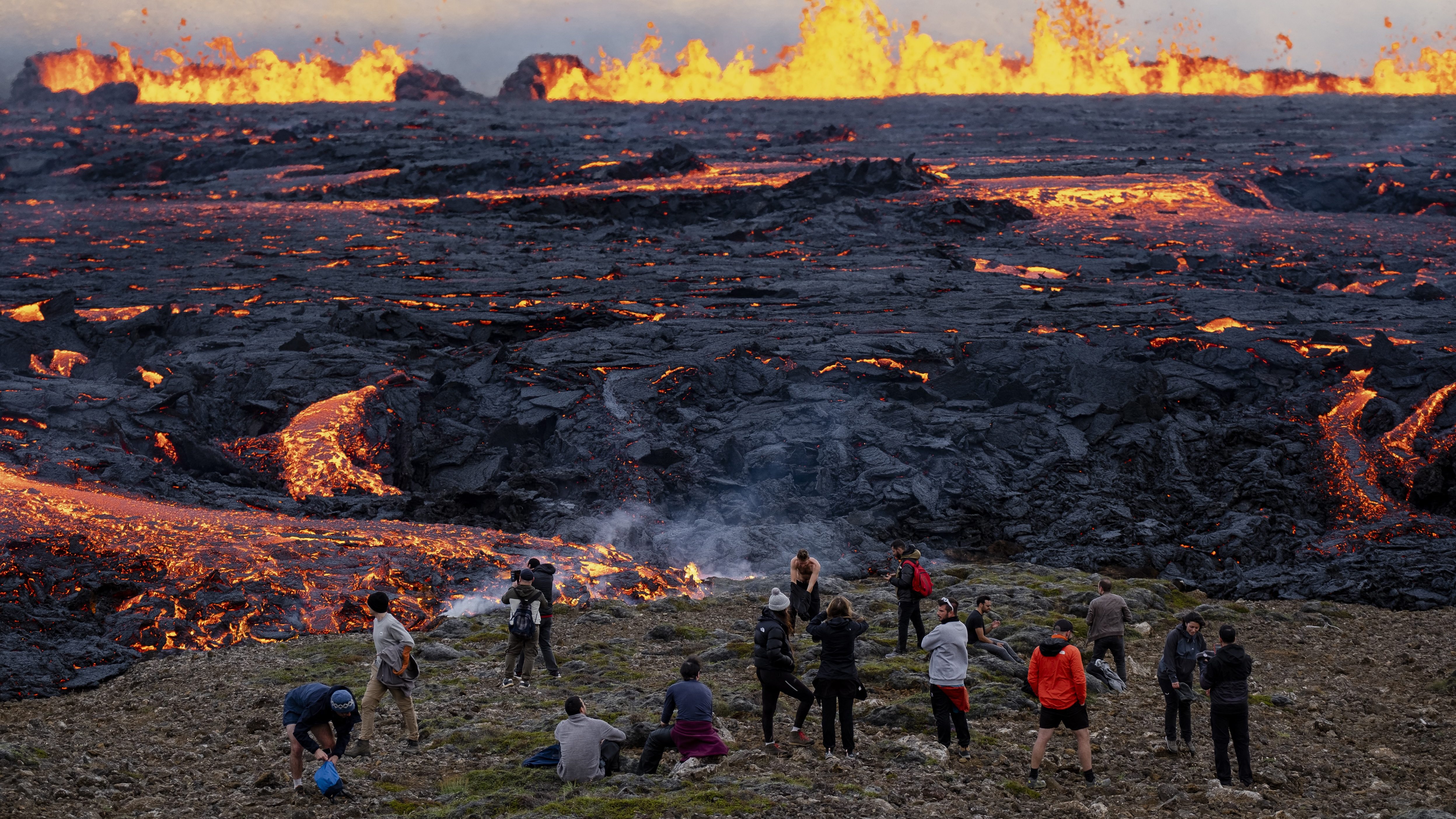 Két turista megsérült az izlandi vulkánkitörés közelében