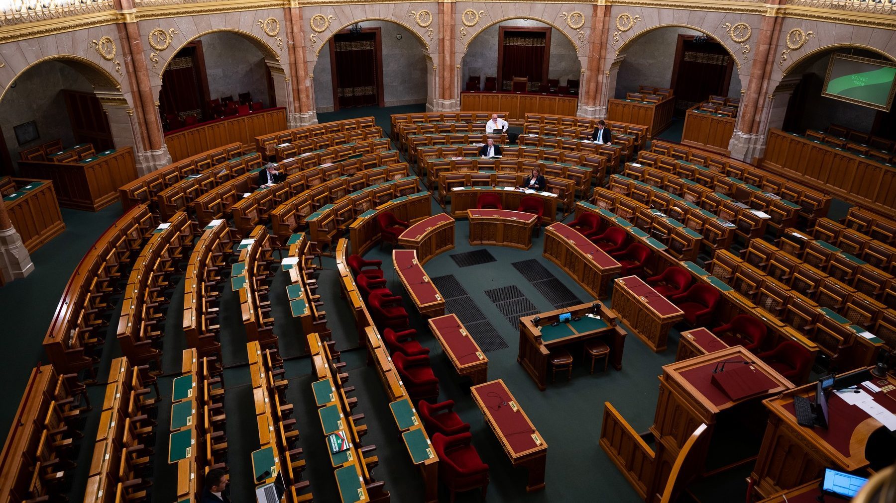 Rendkívüli ülést tart az Országgyűlés