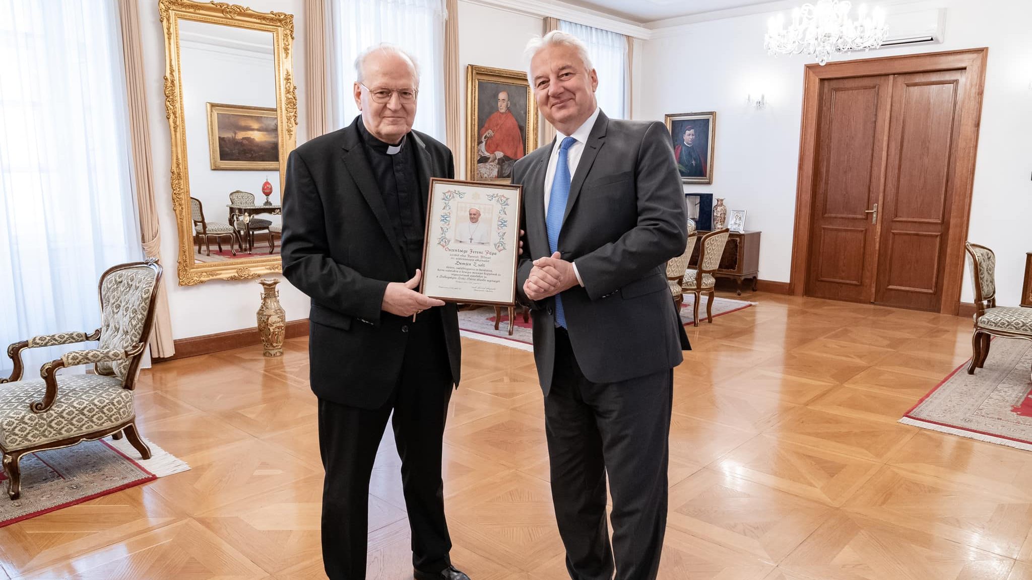 Erdő Péter bíborostól kapta a pápai áldást Semjén Zsolt