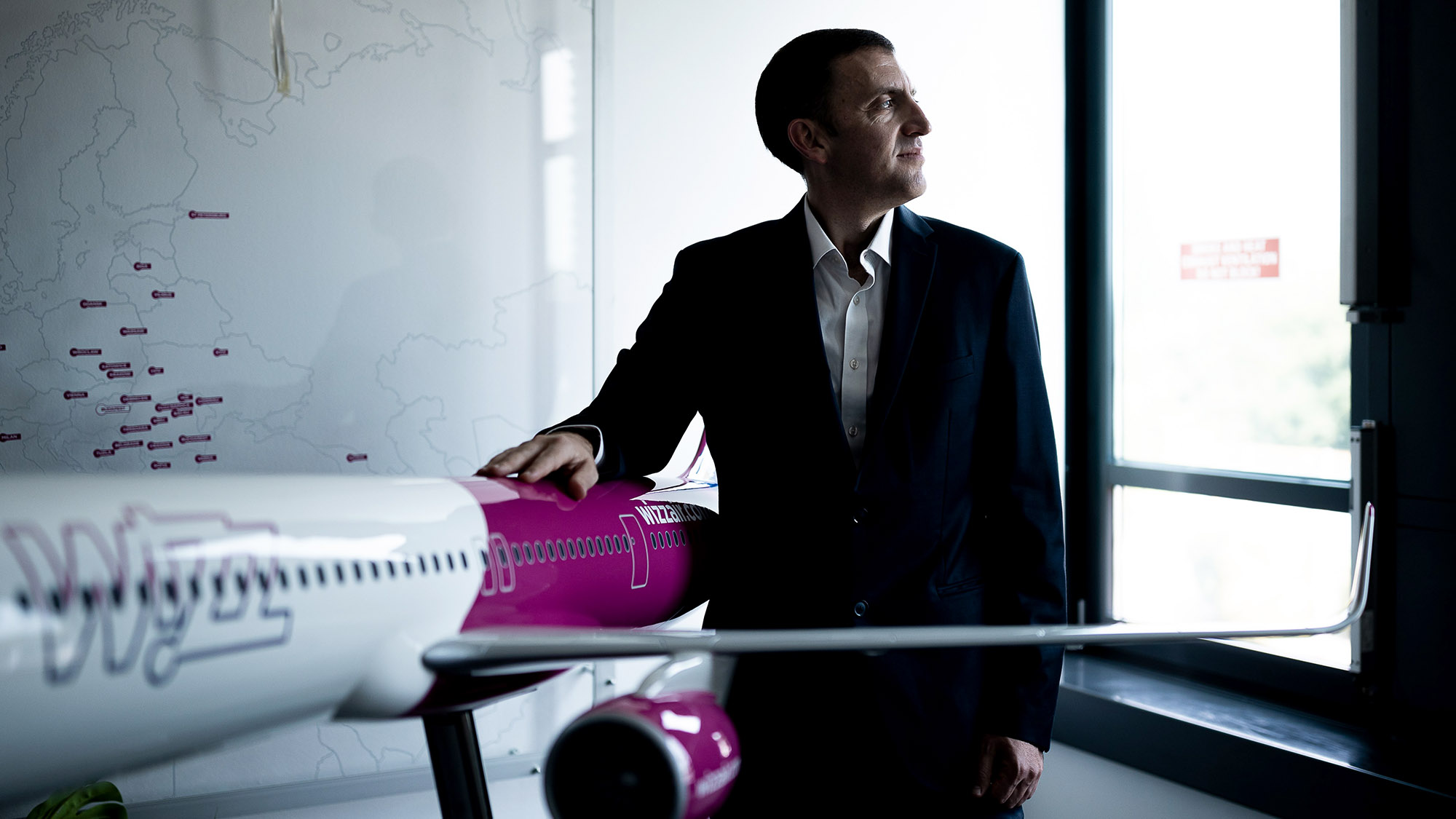 Wizz Air-elnök: Nem az a célunk, hogy órákra reptereken hagyjunk utasokat információ nélkül