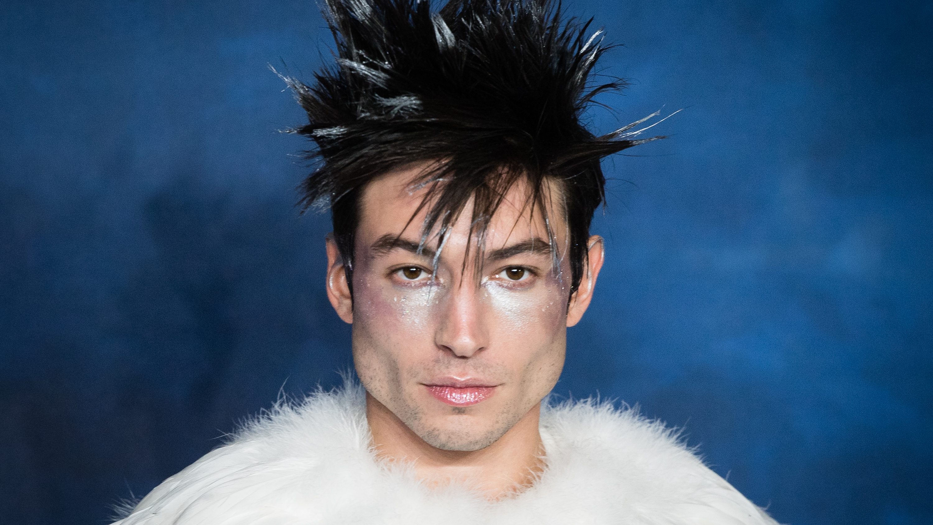 Ezra Miller: Szeretnék mindenkitől elnézést kérni, összetett mentális problémákkal küzdök