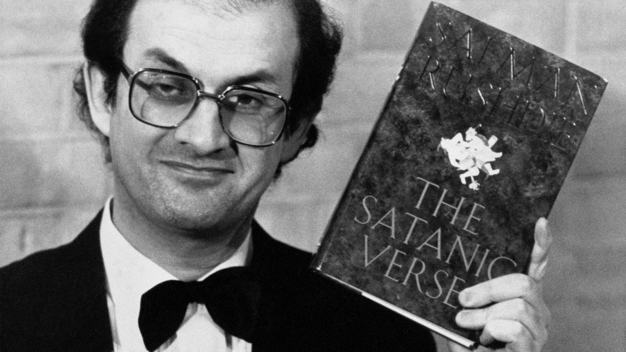 Harminc éve készülnek megölni Salman Rushdie-t, pedig csak egy regényt akart írni a bevándorlásról