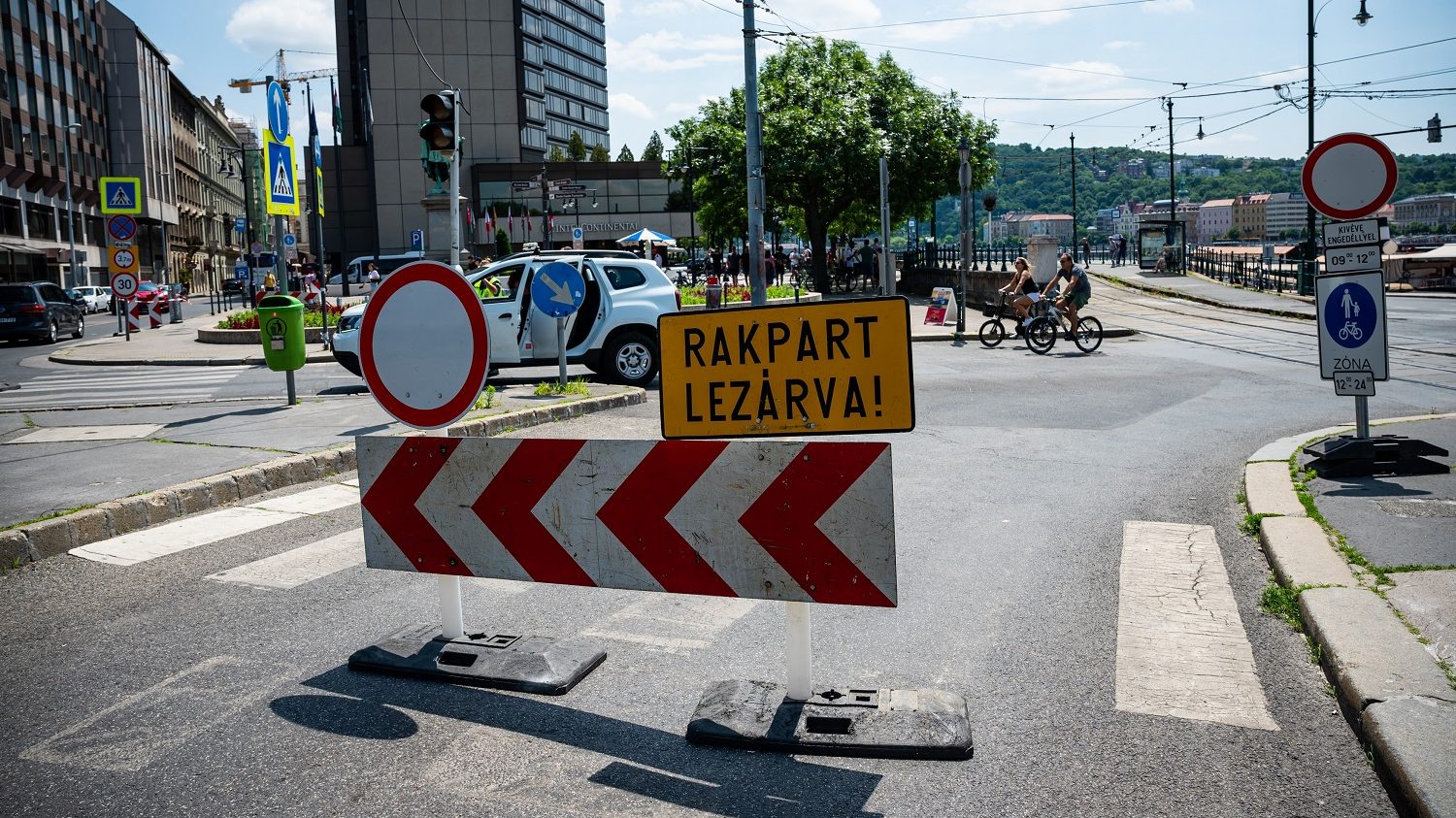 Csütörtöktől járható autóval a pesti alsó rakpart