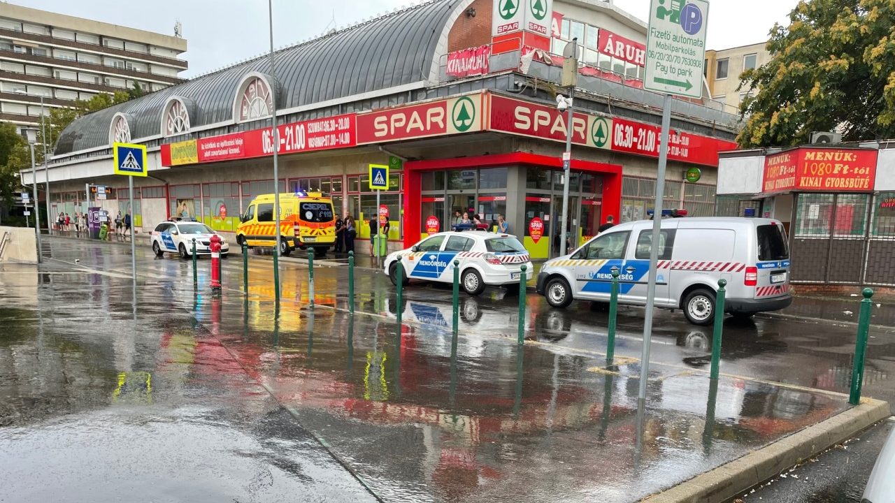 Rosszul lett egy tolvaj az Ecseri úti Sparban, mentővel vitték kórházba