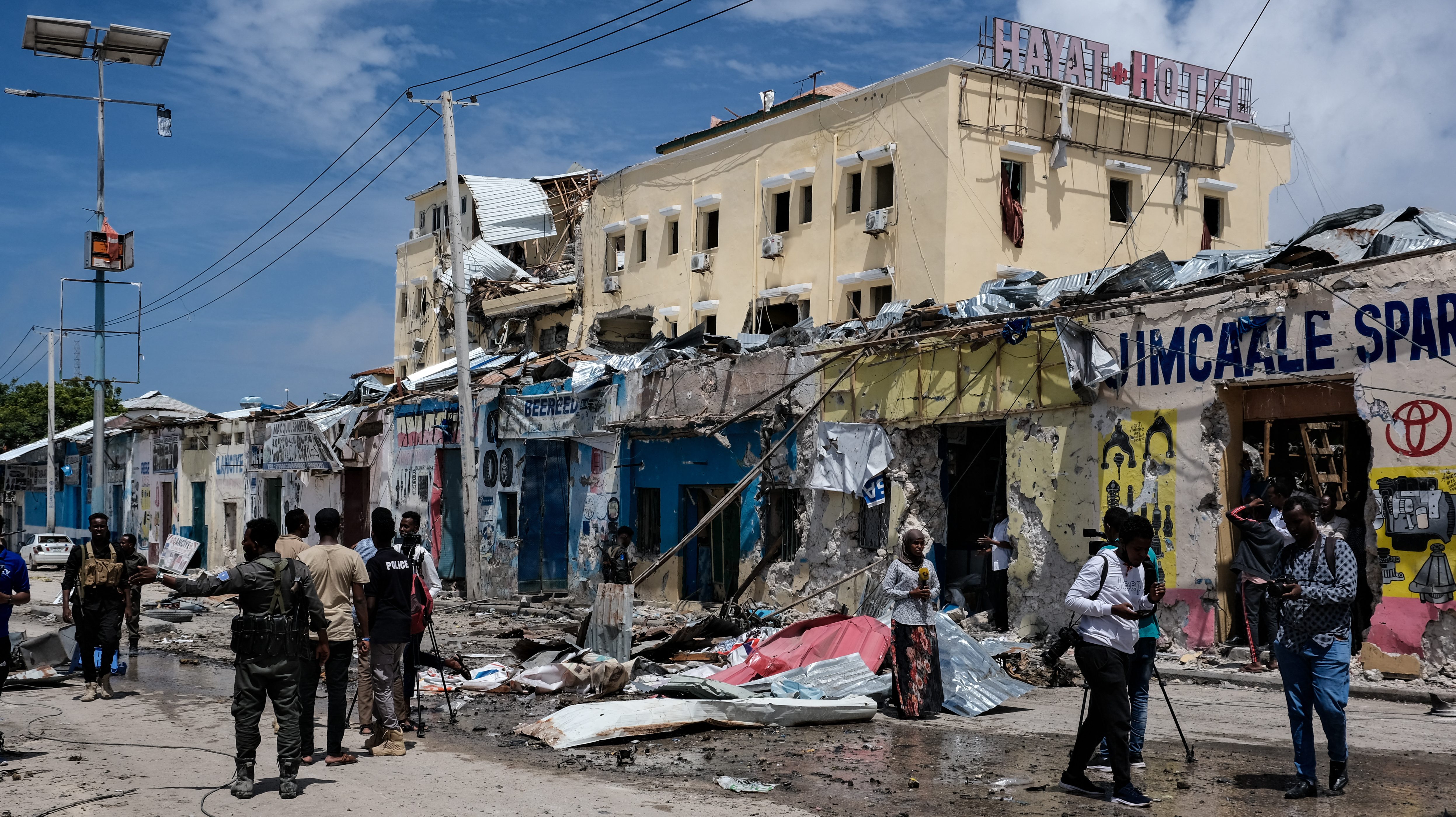 Rengetegen meghaltak a harminc órán át tartó mogadishui terrorakcióban