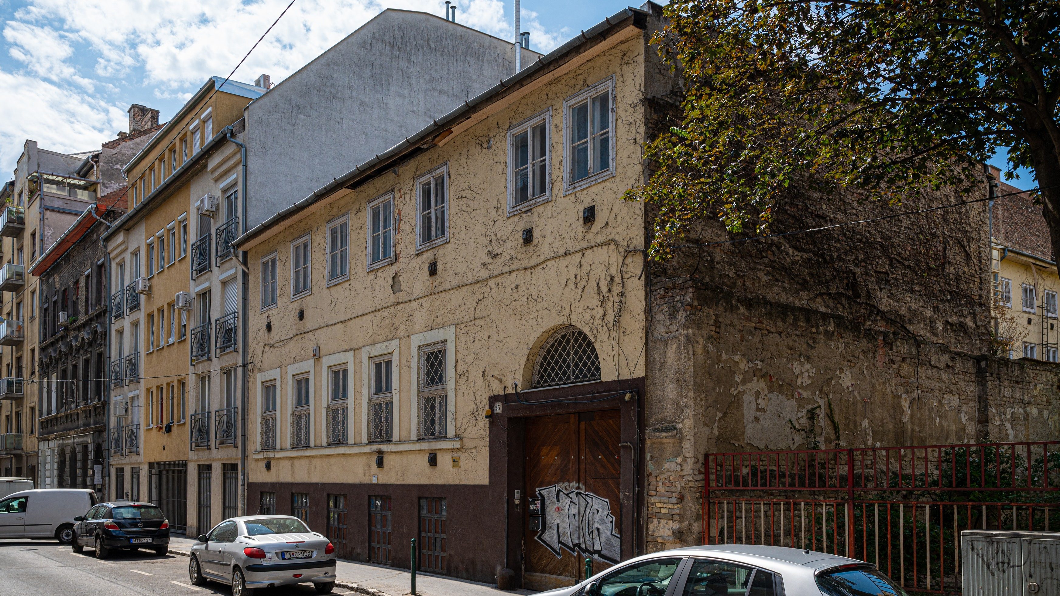 Védelmet érdemlő gyárépületből születik társasház Józsefvárosban