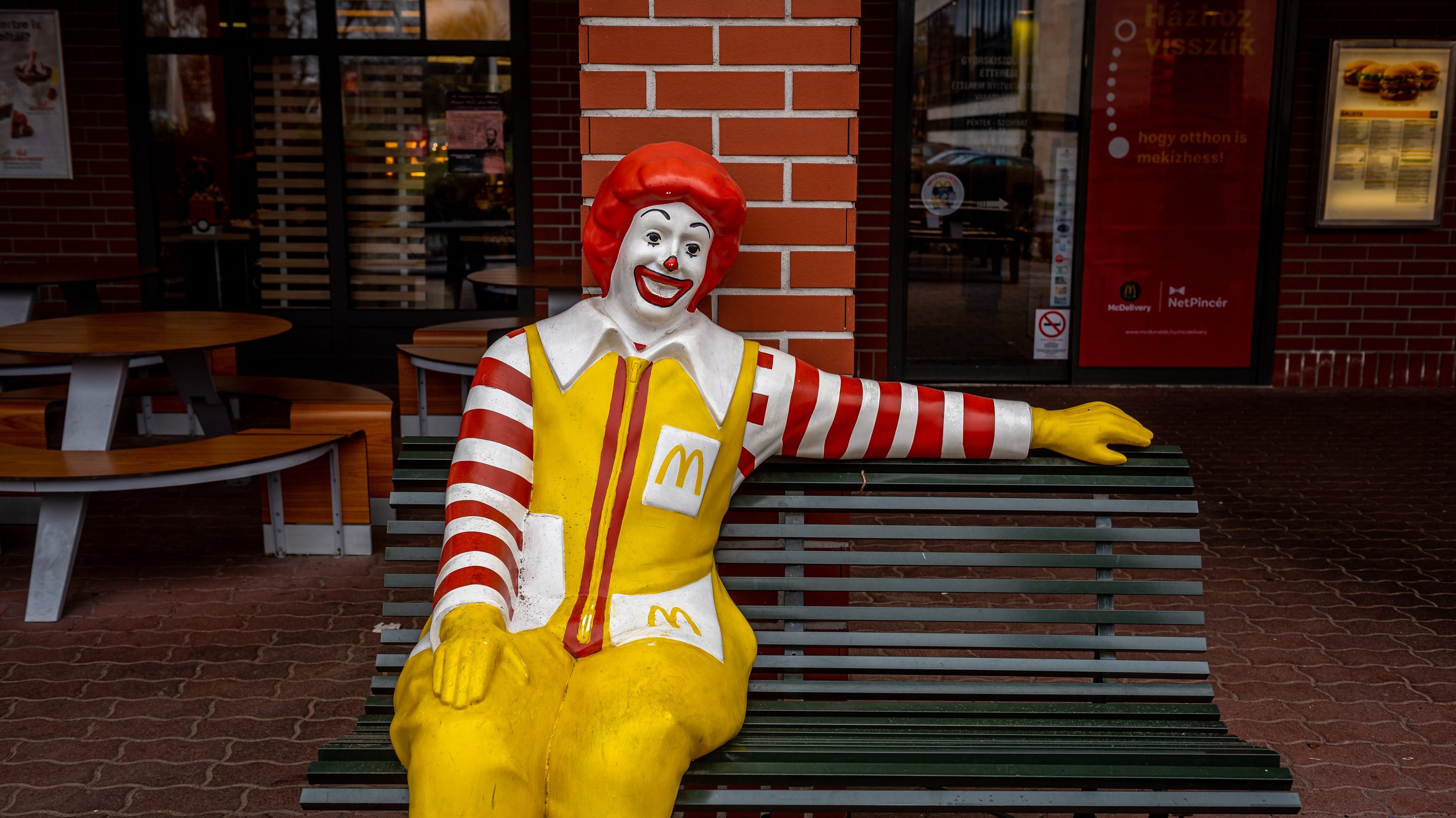 80 forintot számol fel a McDonald’s, ha elvitelre kérik a hamburgert
