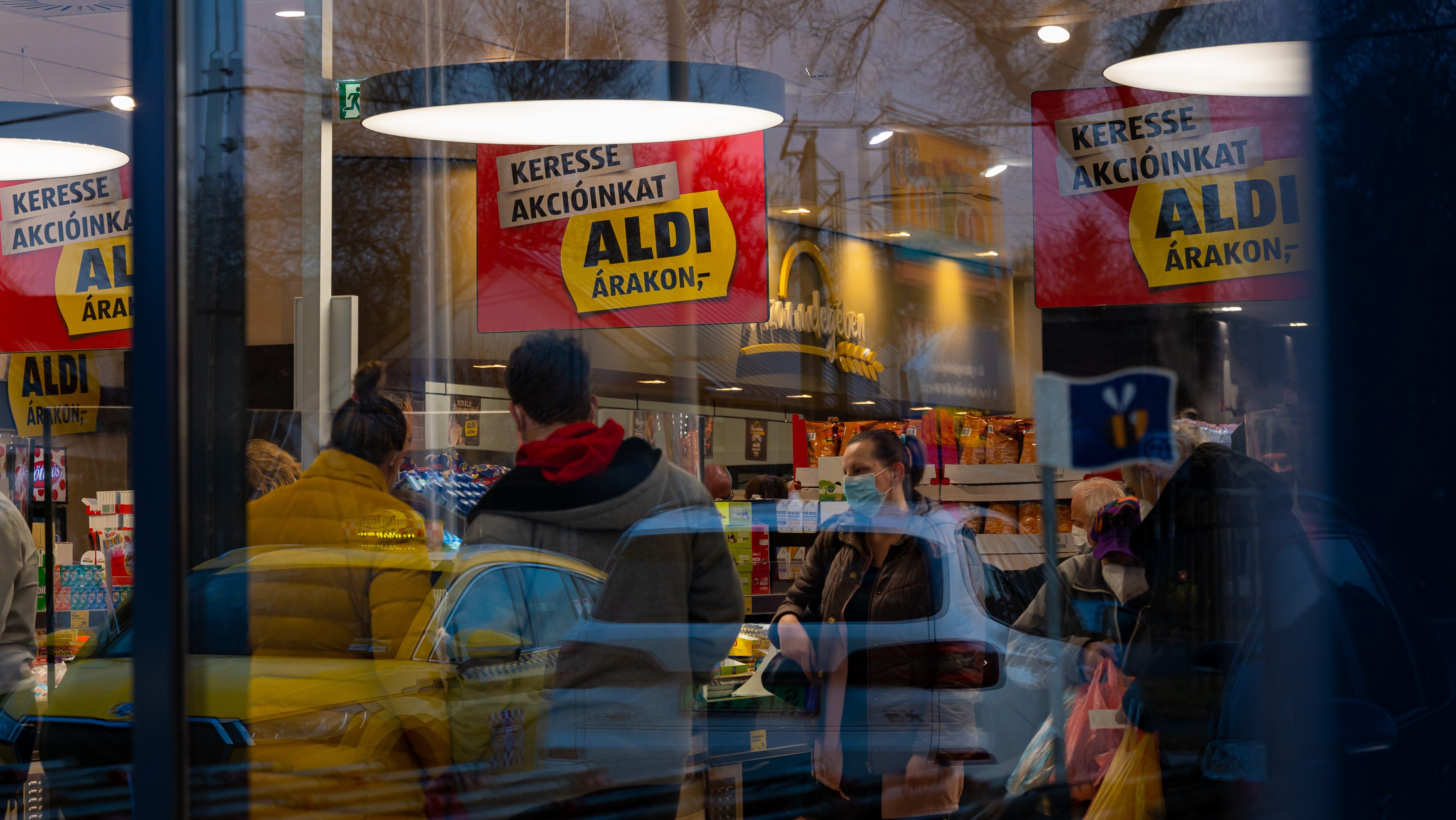 Fémdarab lehet az Aldi egyik sajtjában