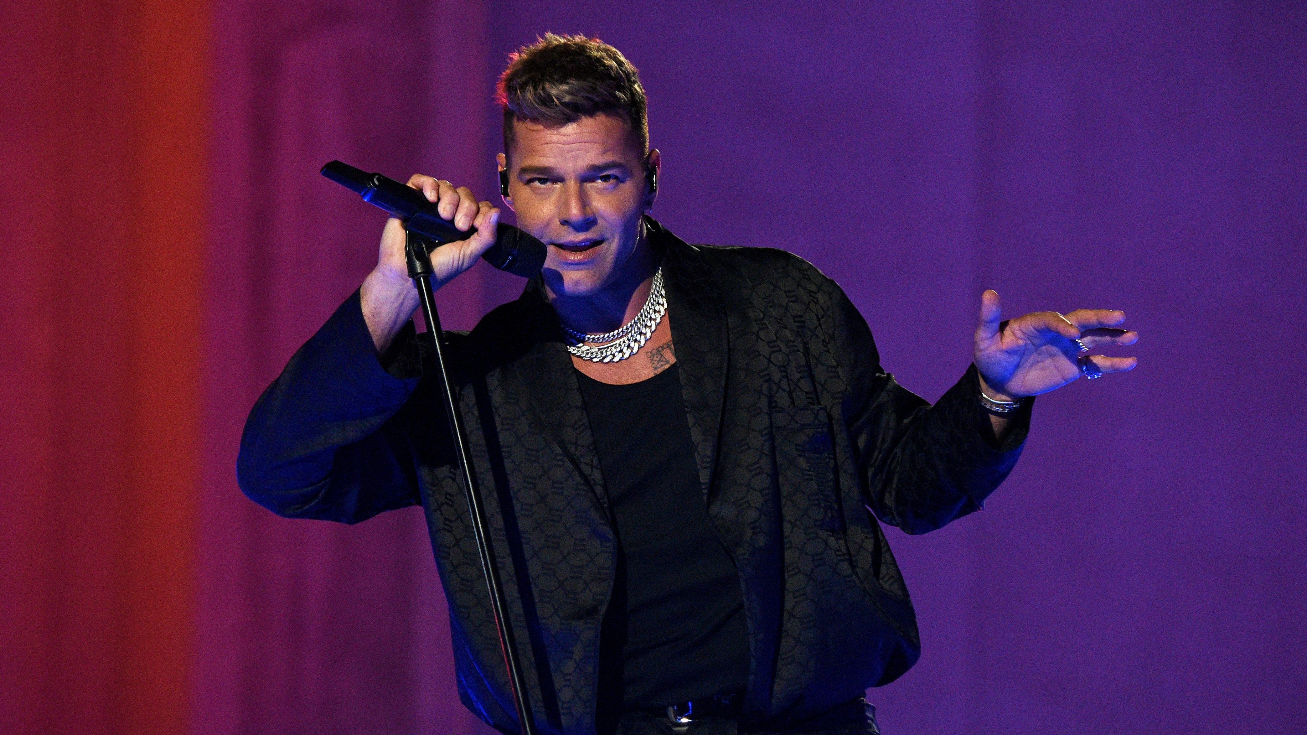 Ricky Martint ismét szexuális zaklatással gyanúsítják, ügyvédje szerint a vádak rendkívül sértőek