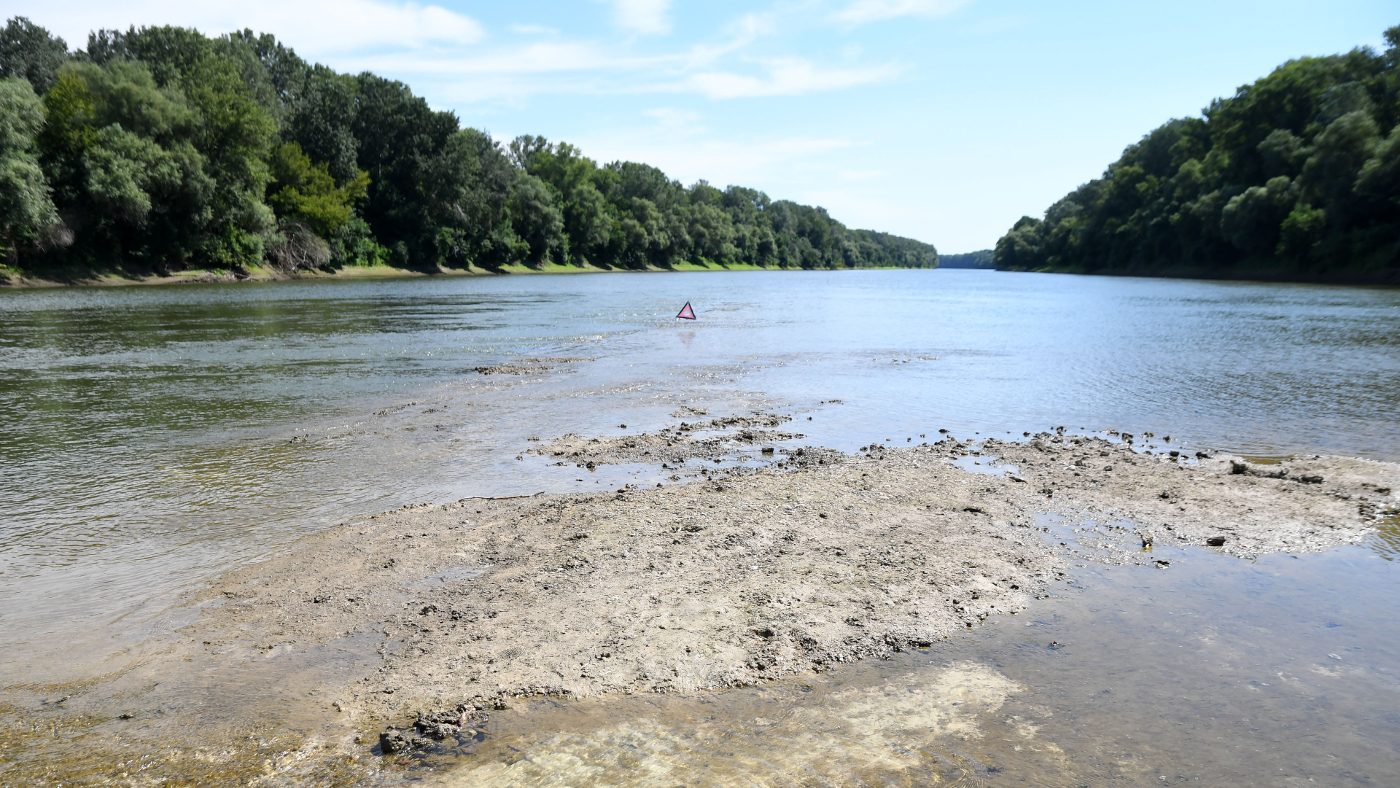 Méterekkel emelkedik a Tisza vízszintje