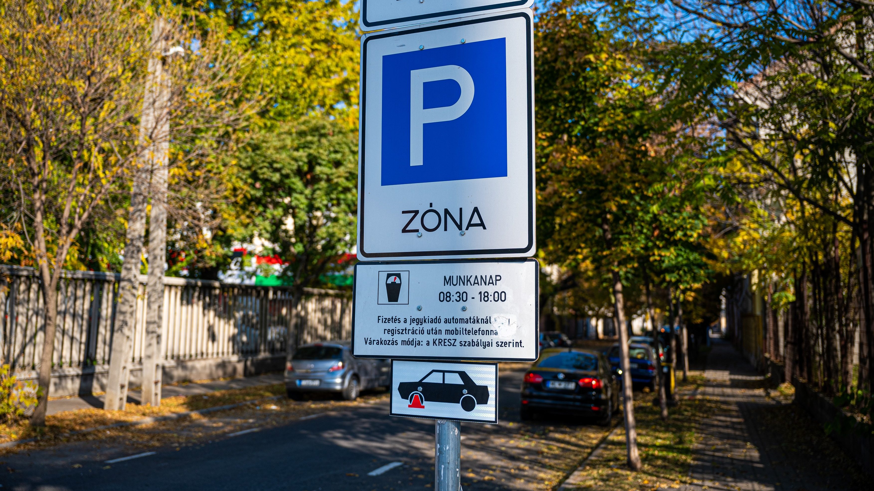 Józsefvárosban megszüntetnék az ingyenes parkolást