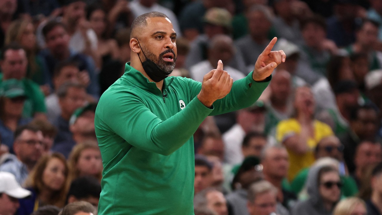 Félrelépett egyik munkatársával, egész szezonra eltiltották a Celtics edzőjét