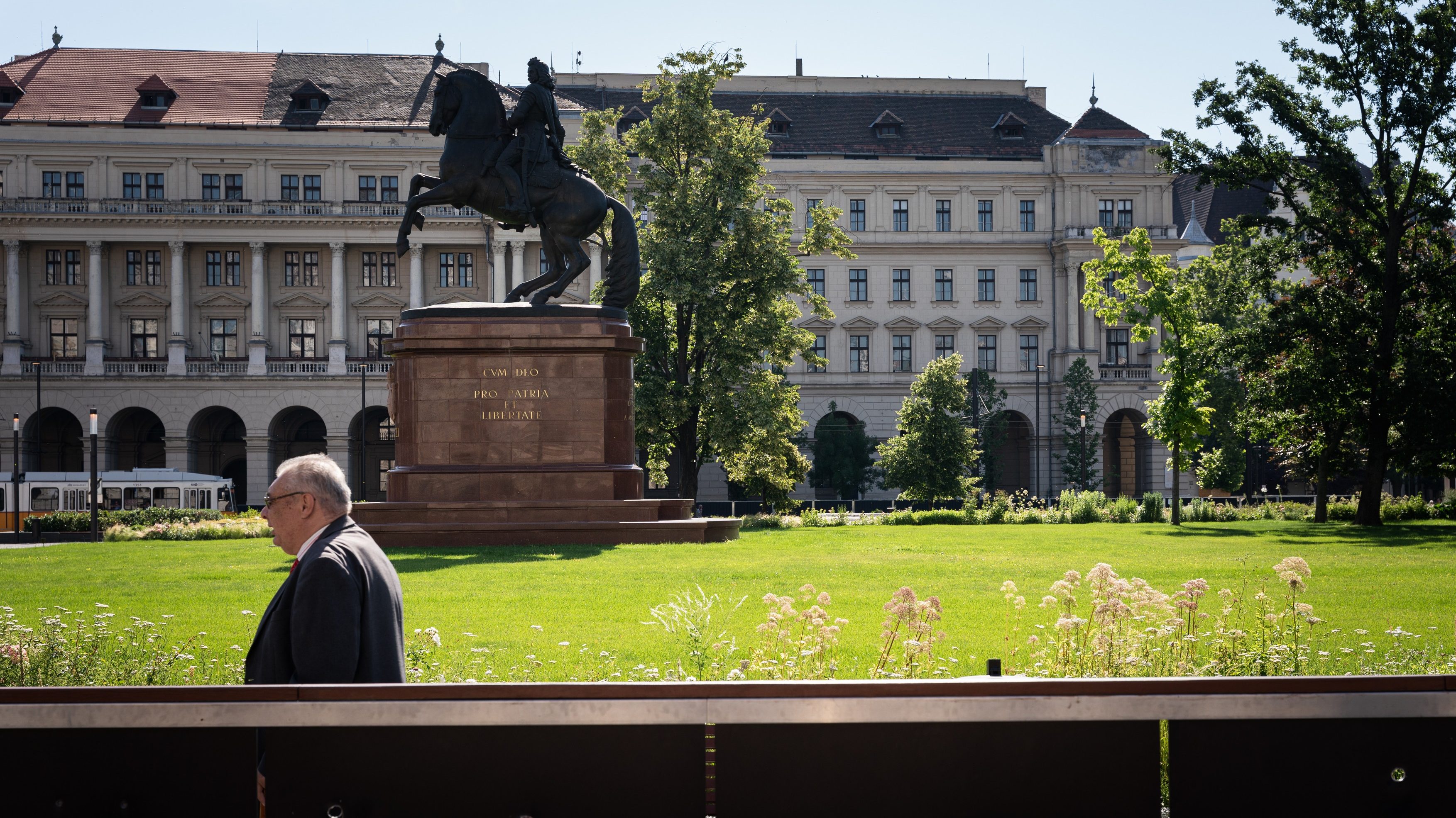 10 százalékos nyugdíjemelést vár novemberben a Nyugdíjas Parlament