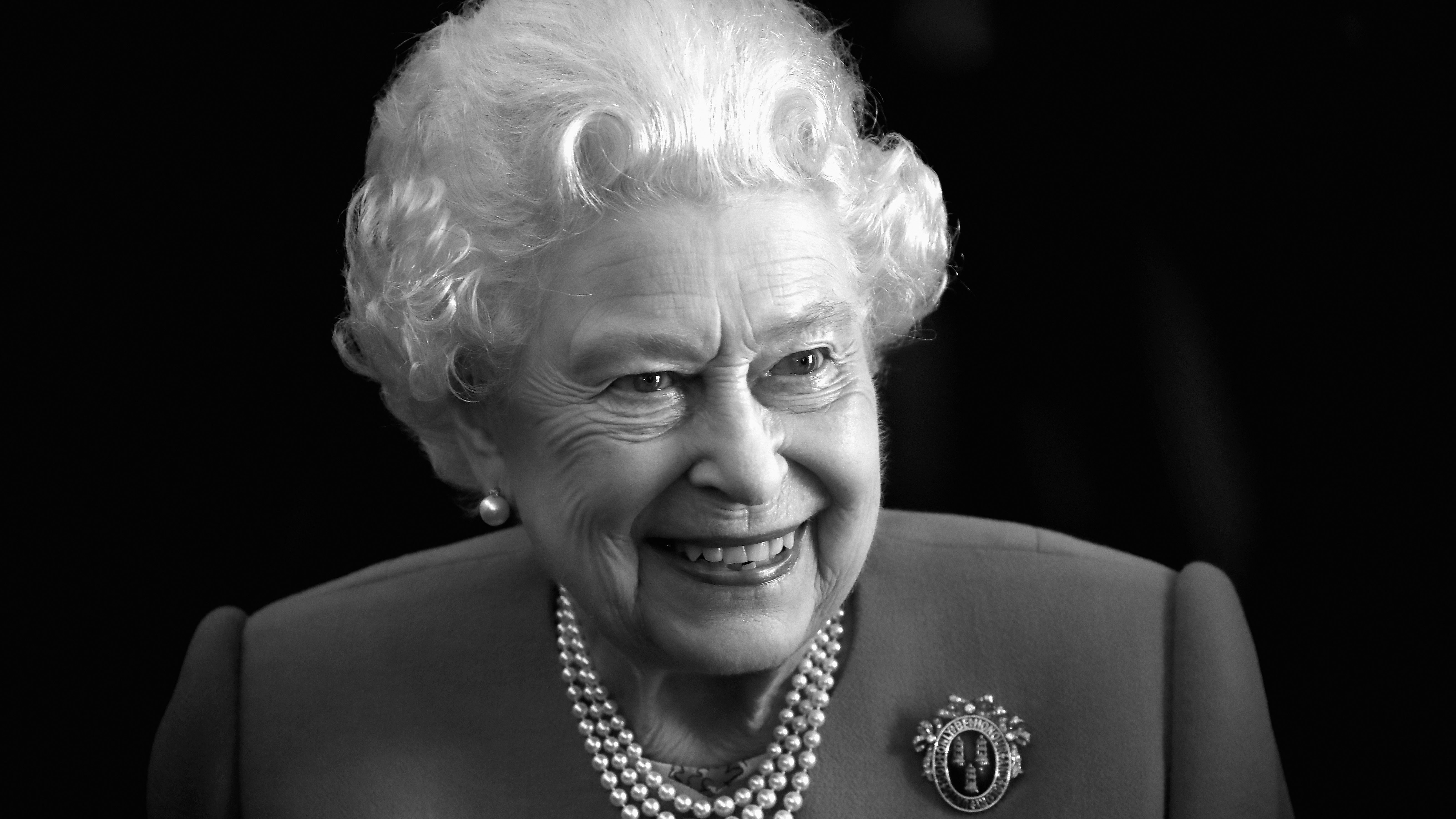 A brit királyi család megmutatta, hogy néz ki II. Erzsébet királynő végső nyughelye