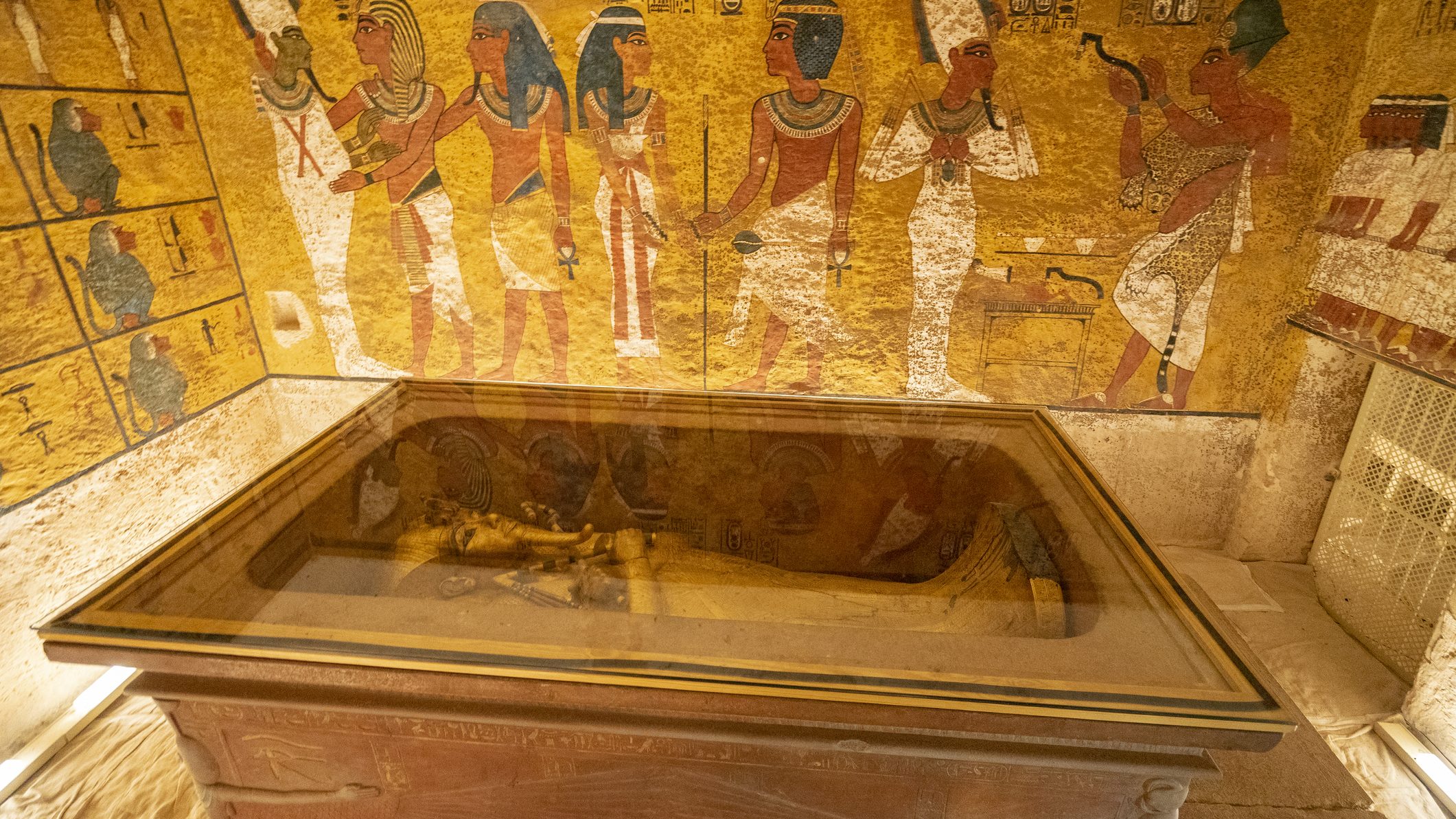 Titkos átjárót rejthet Tutanhamon sírja