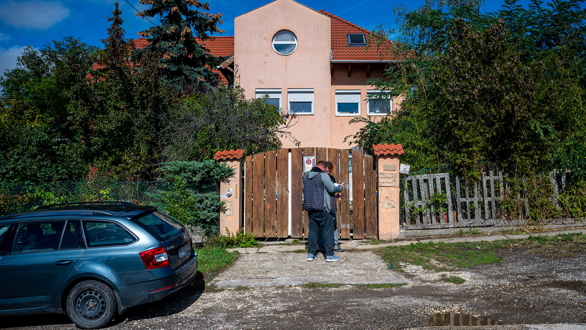 Ki akart lakoltatni egy családot a börtönben ülő Schadl György helyettese, de a bíróság közbelépett