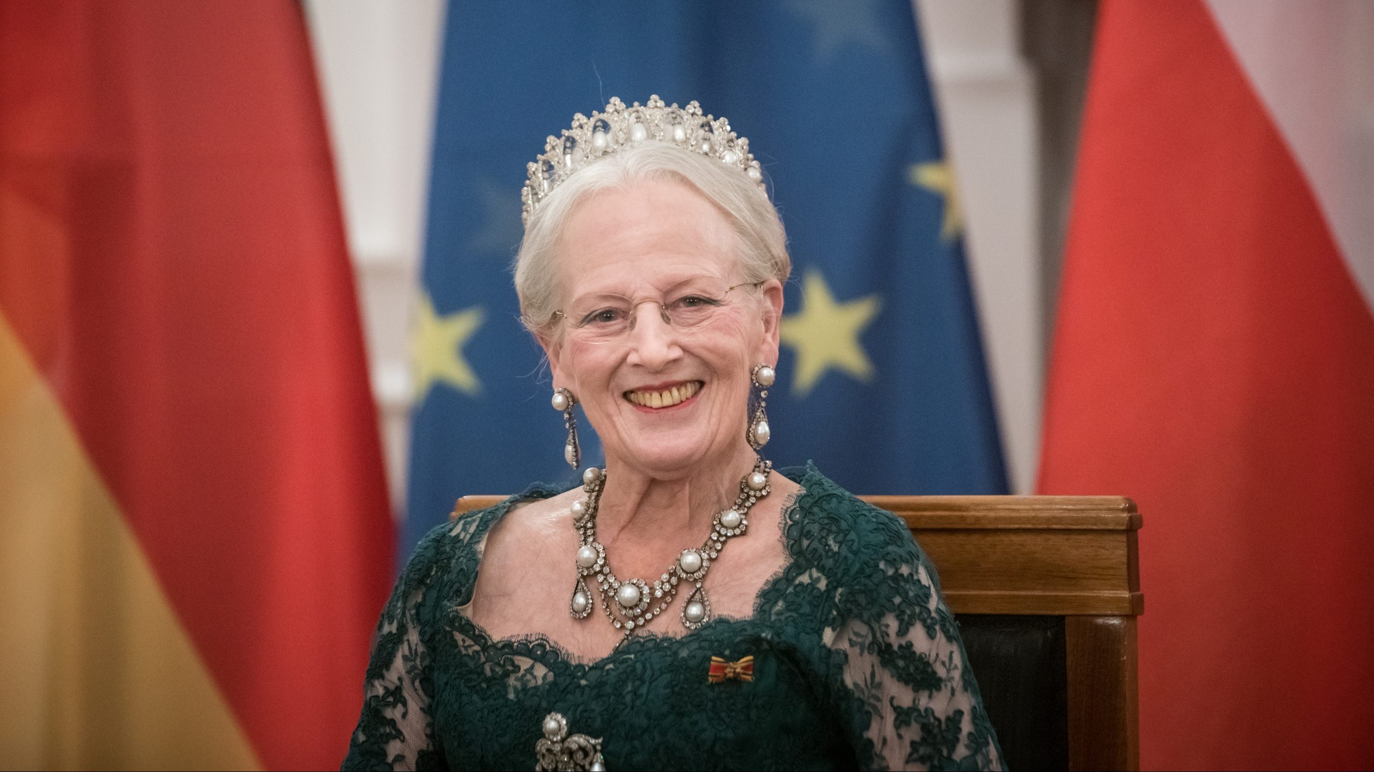 Margit dán királynő elnézést kért, miután elvette az unokái királyi titulusait, de nem adja vissza a rangokat