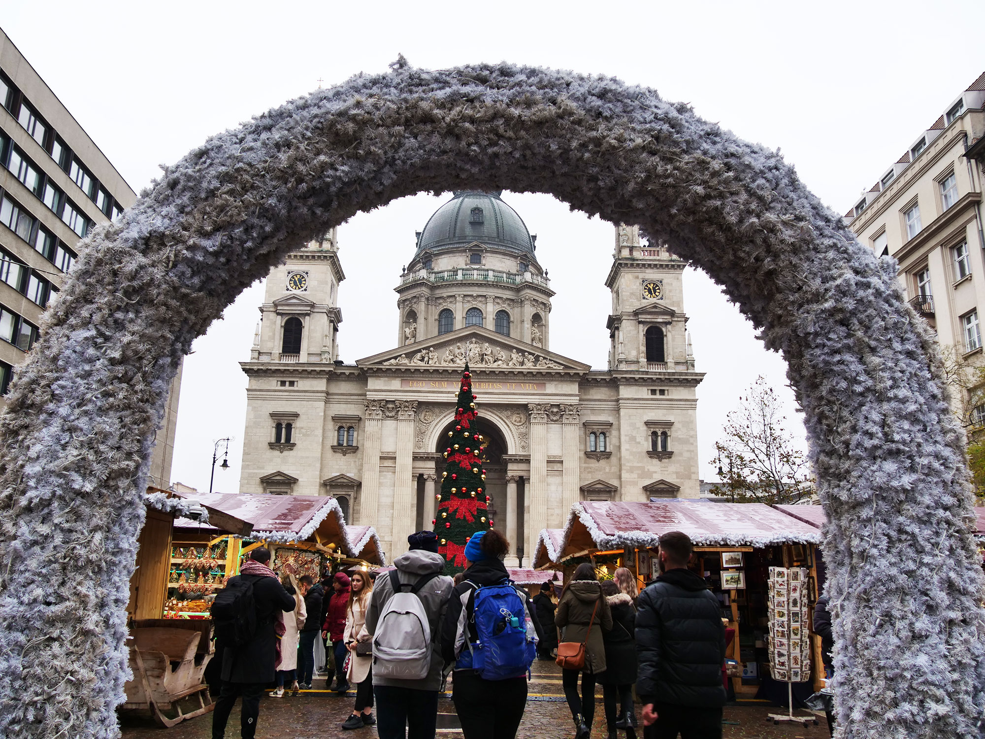 4500-nál kezdődik egy főétel, 1200 egy forralt bor, 1500 a rétes a budapesti karácsonyi vásárokban