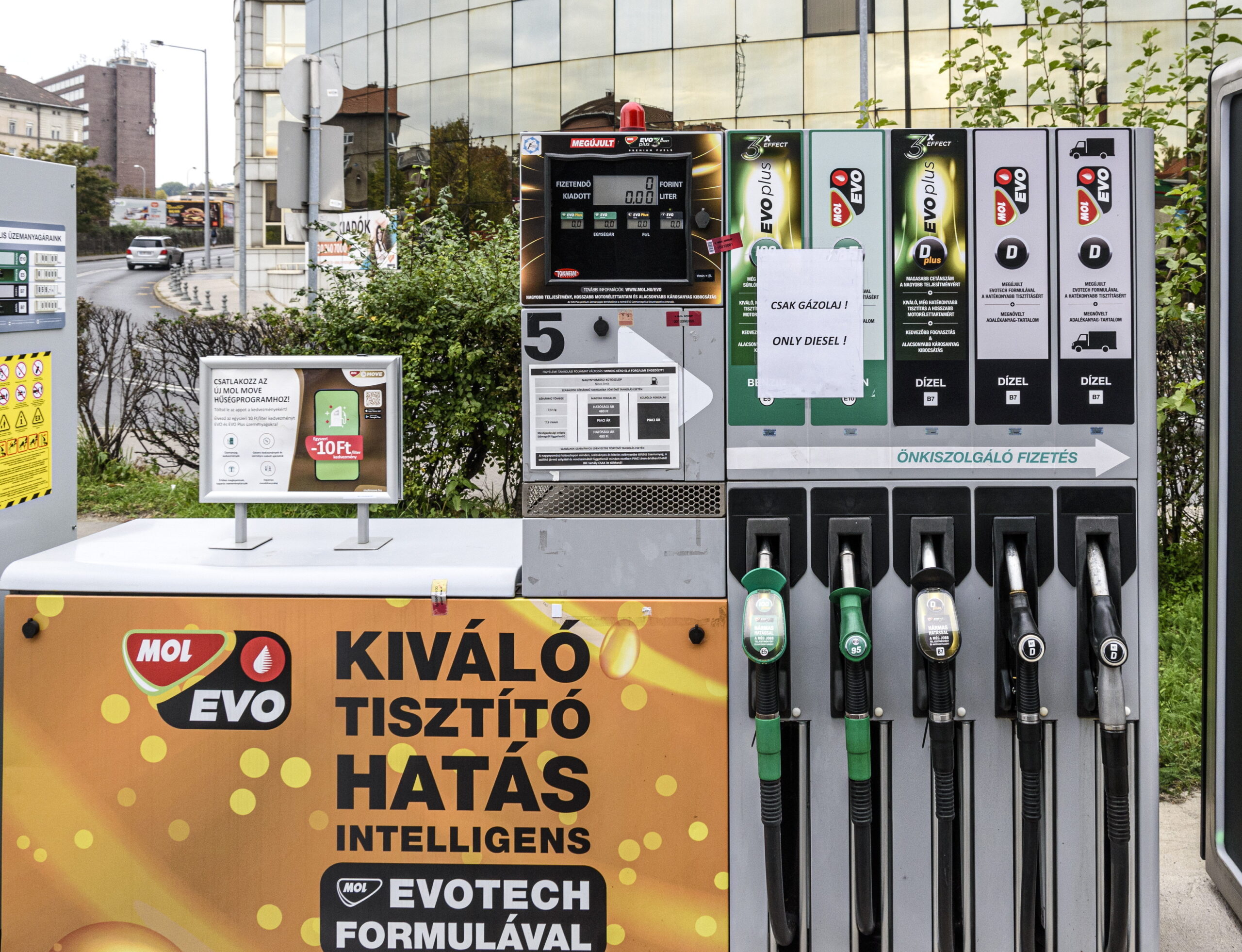 Már a kormánynak is feltűnt, hogy baj van az üzemanyagellátással, kedden összeült az Energia-veszélyhelyzeti Operatív törzs