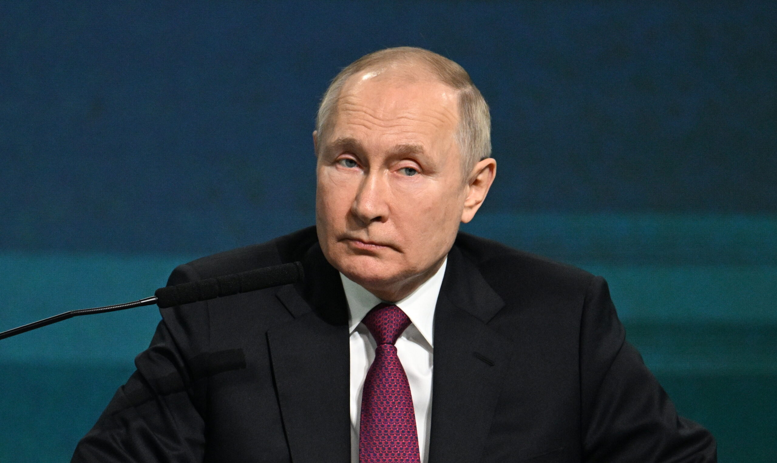 Már érkeznek is az orosz fenyegetések az olajársapka elfogadása után