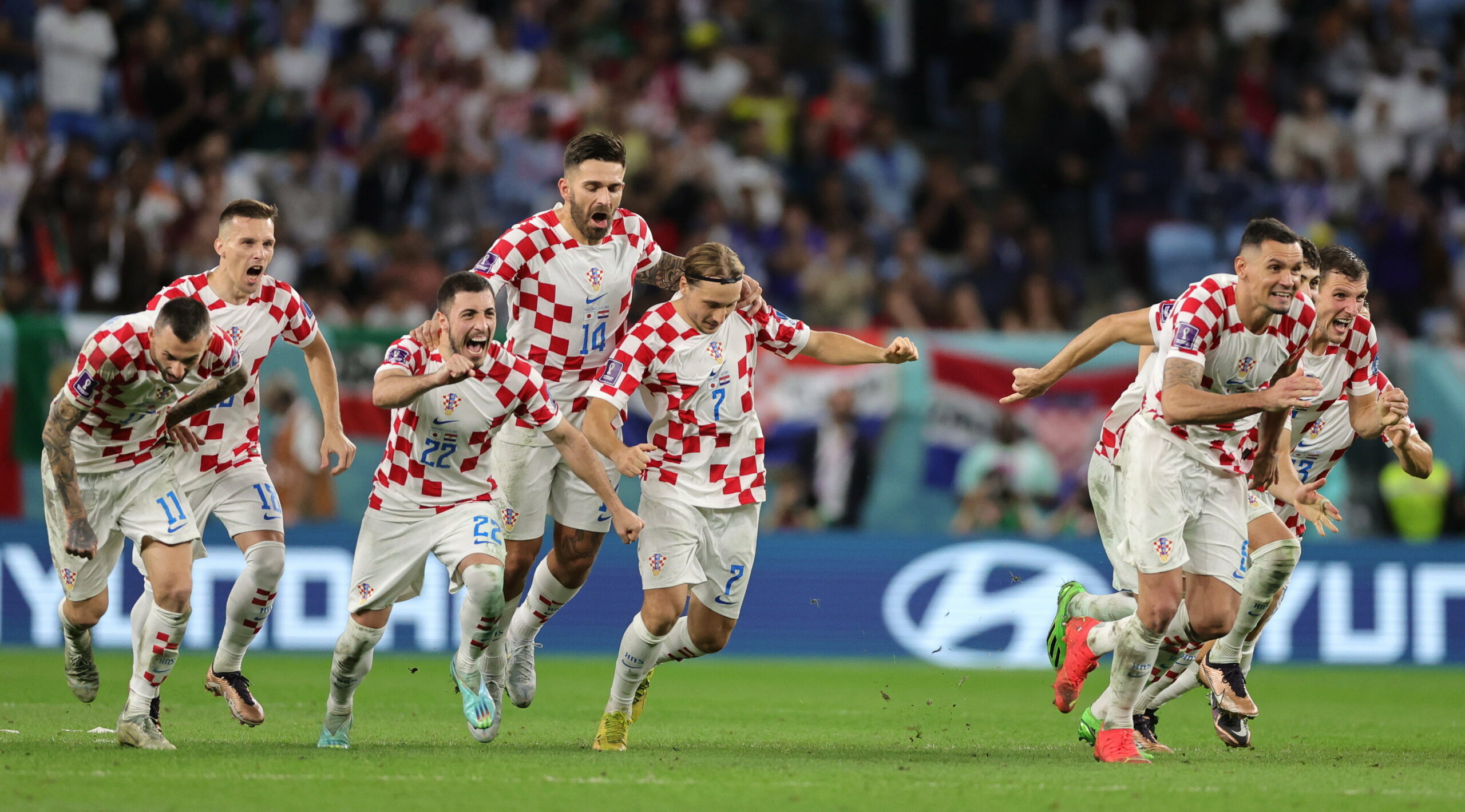 Drámai végjáték után jutott a foci-vb negyeddöntőjébe Horvátország