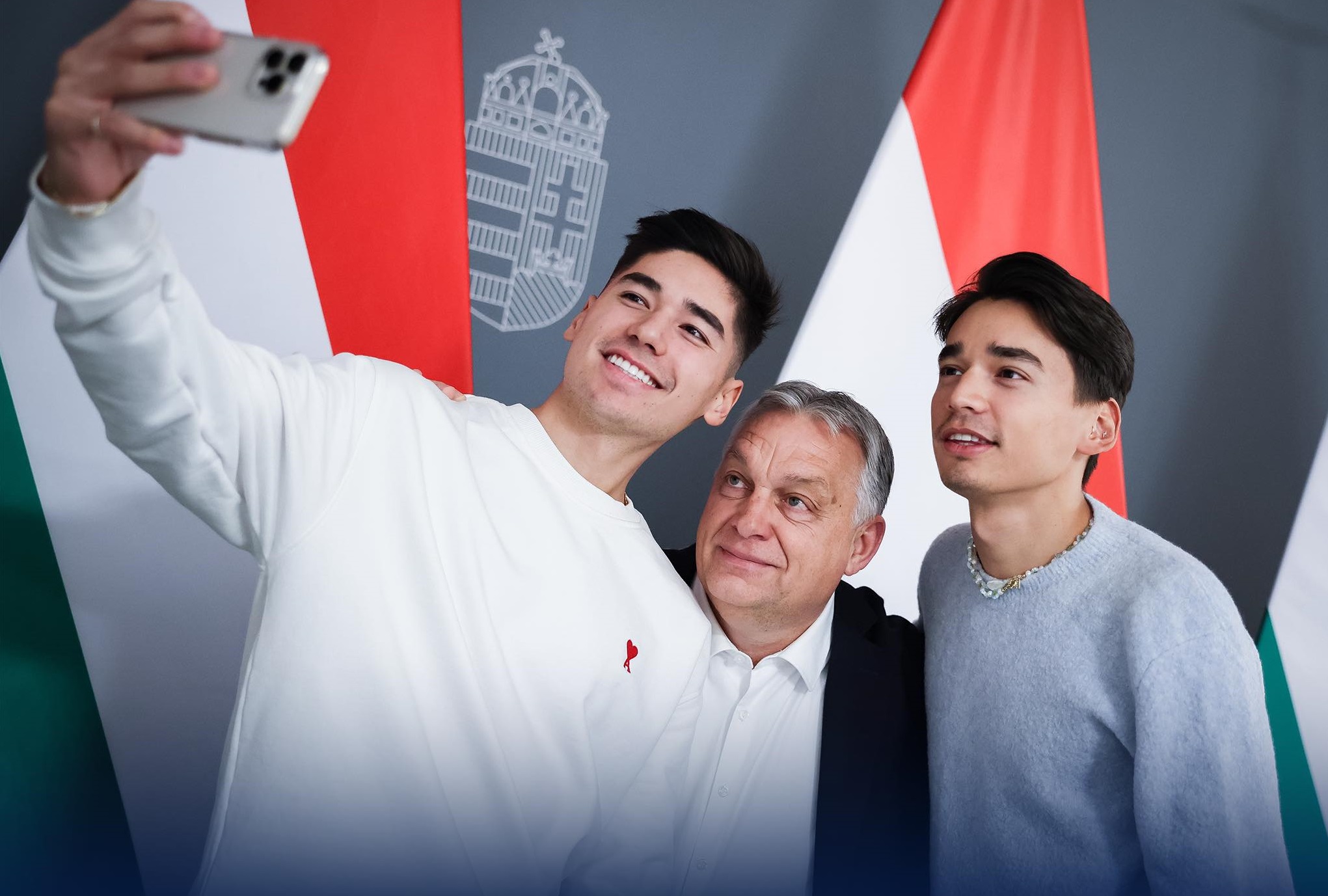 „Sok sikert az új kalandhoz!” – üzente Orbán Viktor a Kínába tartó Liu testvéreknek