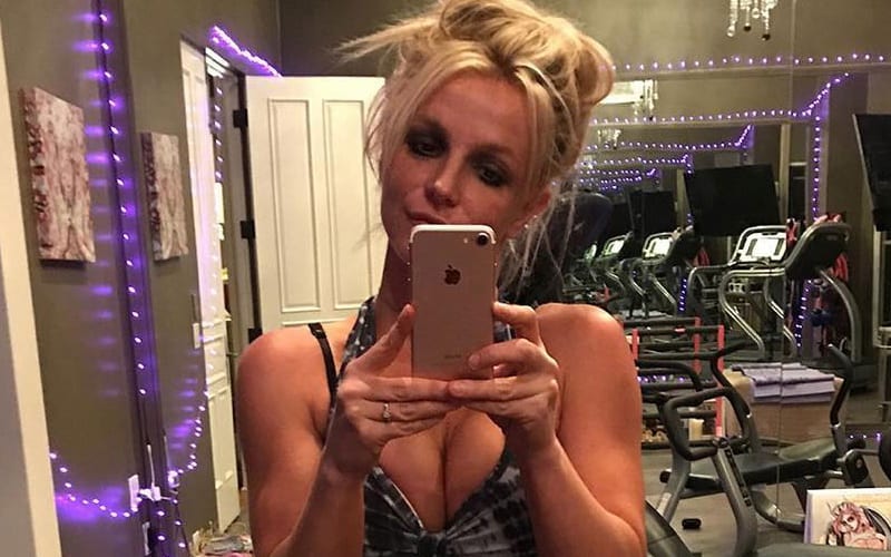 Britney Spears újabb bizarr videóval sokkolja a követőit