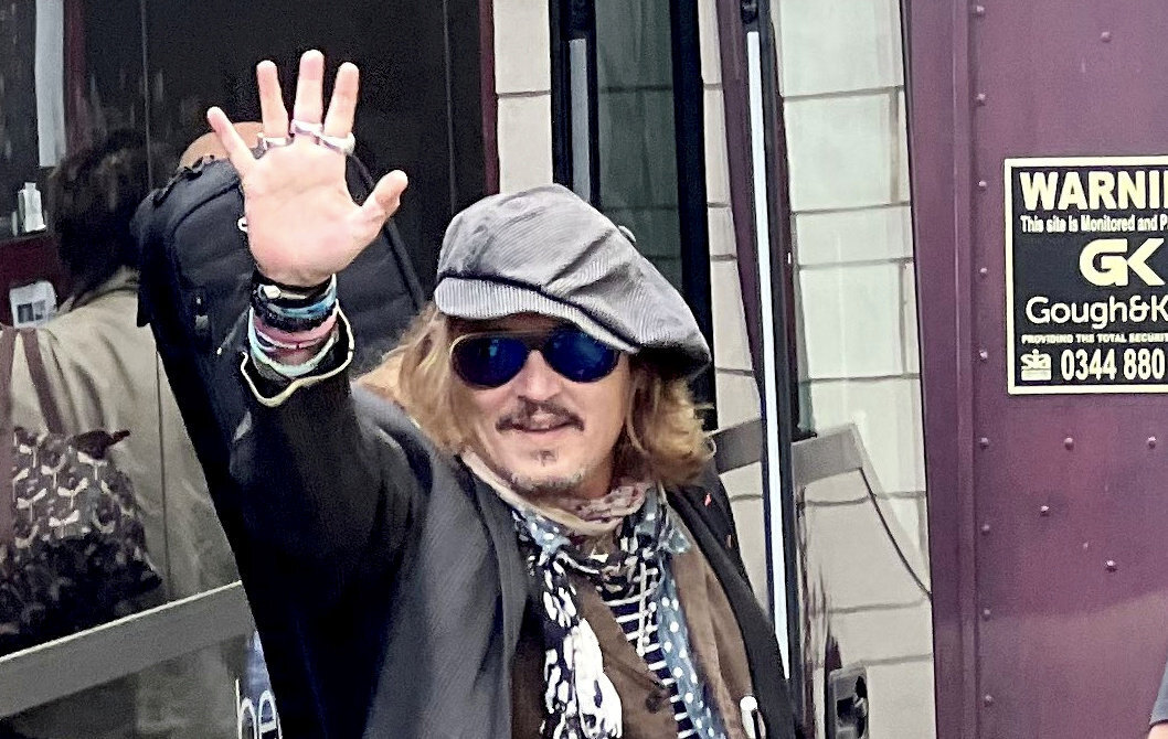 Vége, megegyezett Johnny Depp és Amber Heard a rágalmazási perek kapcsán