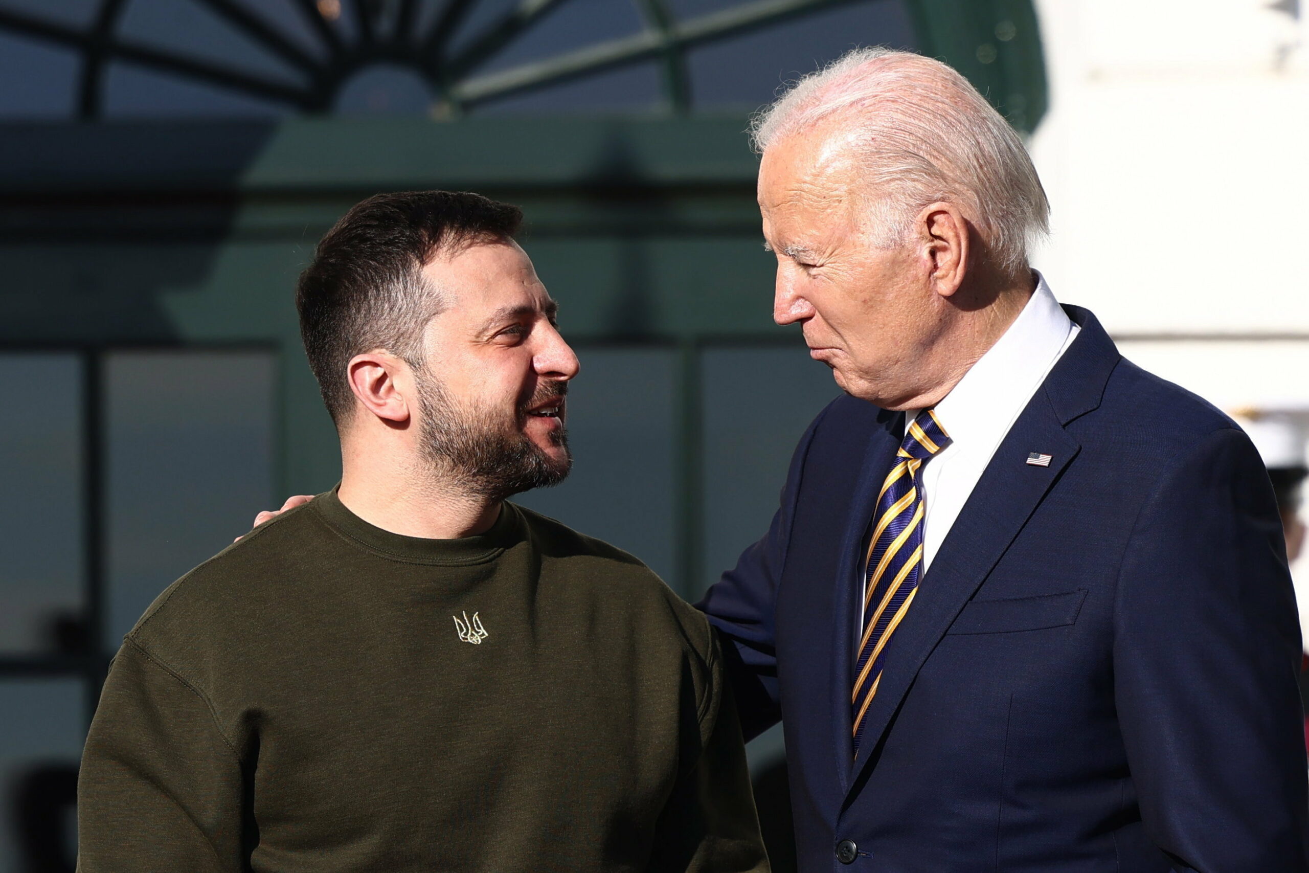 Fotókon Zelenszkij és Biden találkozója a Fehér Házban