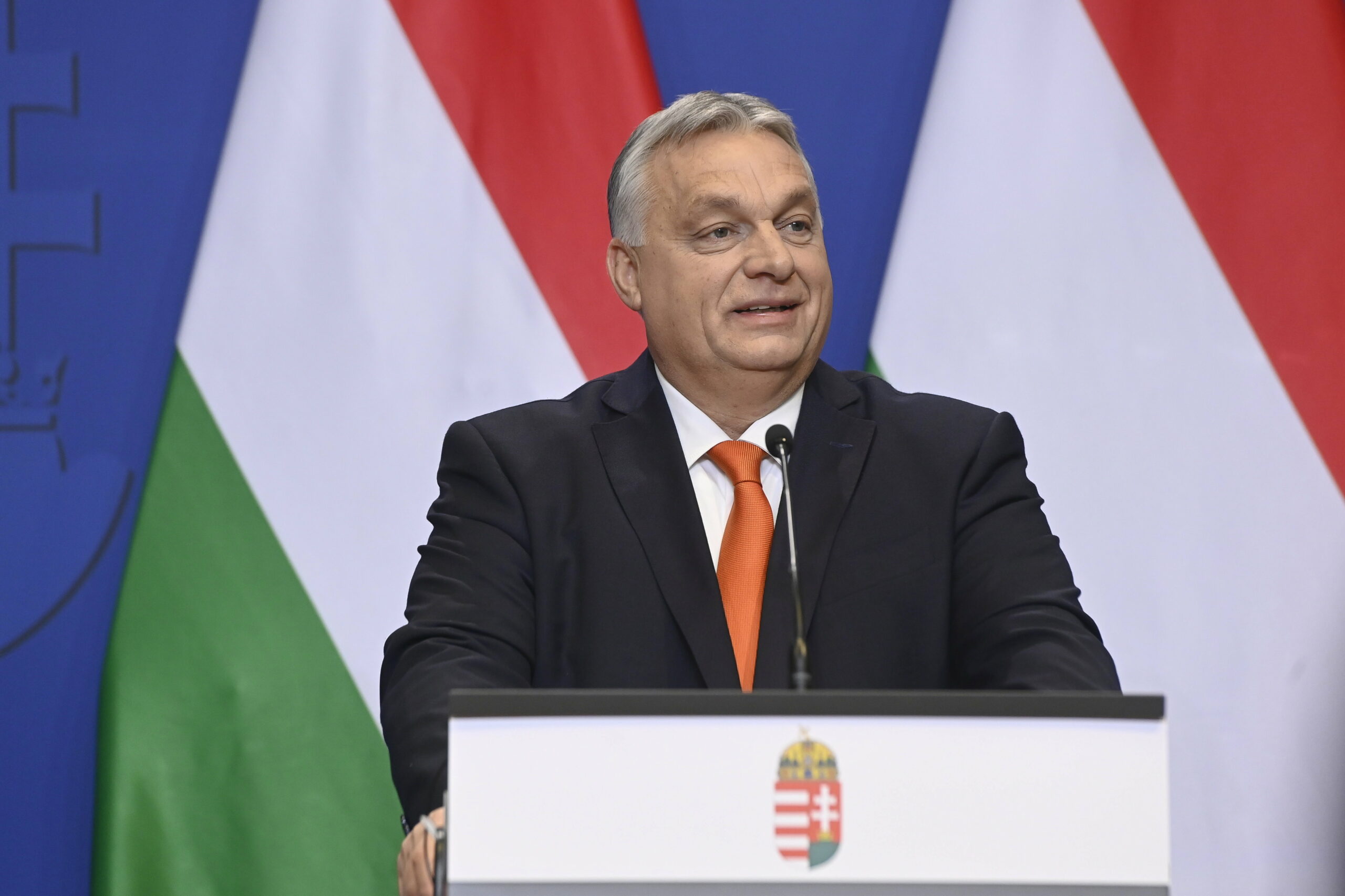 Orbán Viktor dezinformációval nyert az április választáson – állítja egy szélsőjobboldali amerikai lap