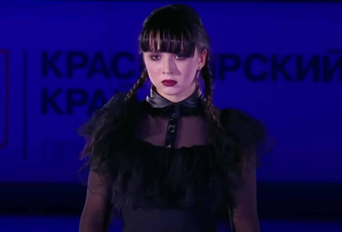 Tarol a neten az orosz műkorcsolyázó, aki a Wednesday-táncot adta elő a versenyén