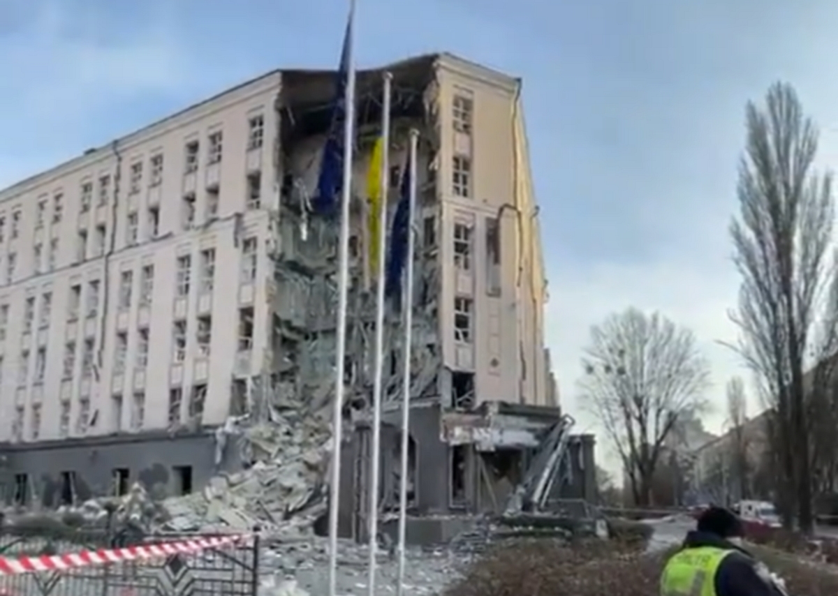 Robbanások rázták meg Kijevet, hotelbe csapódott egy rakéta szilveszter napján