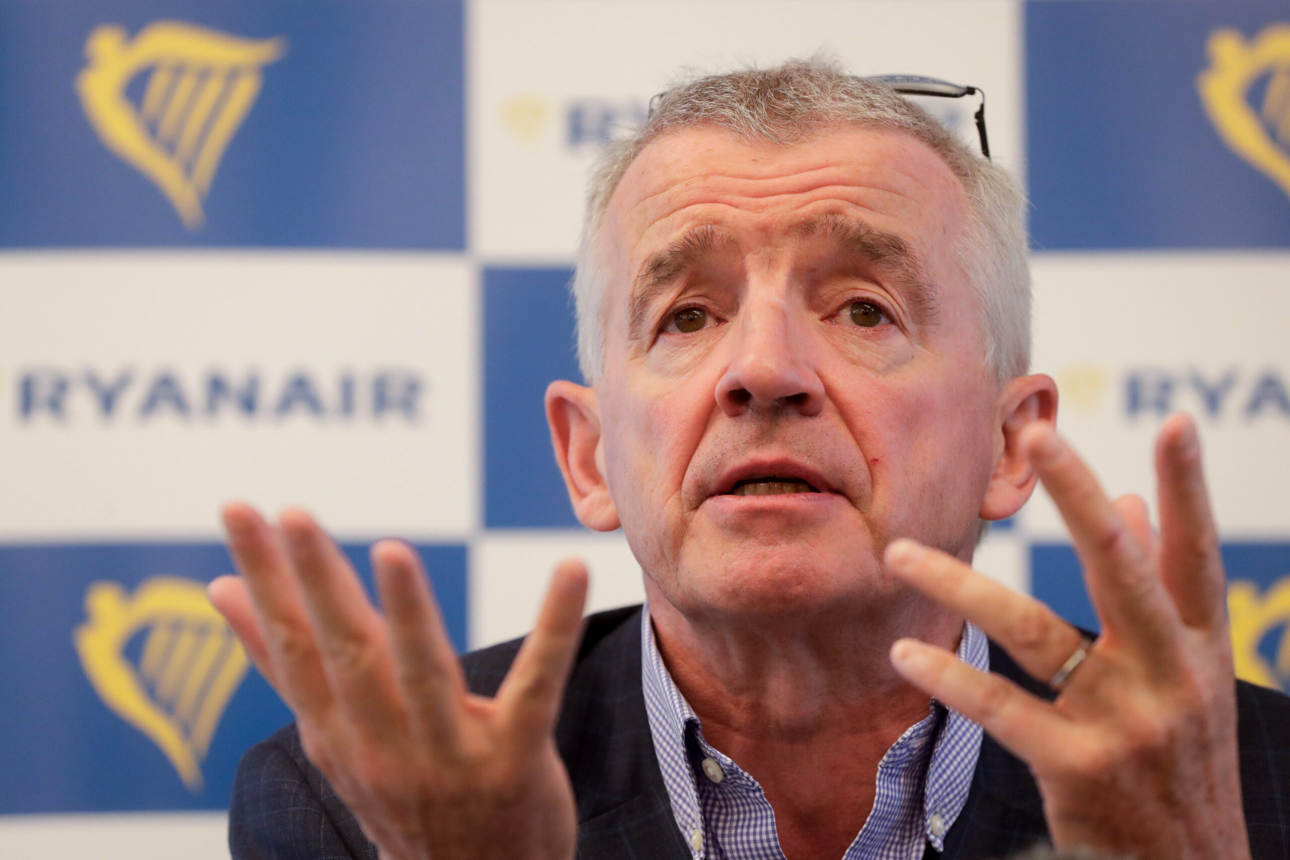 „Basszus, elfelejtettem elküldeni az ingyenjegyeket!” – a Ryanair-vezére kifizeti Gulyás Gergely útját Dublinba