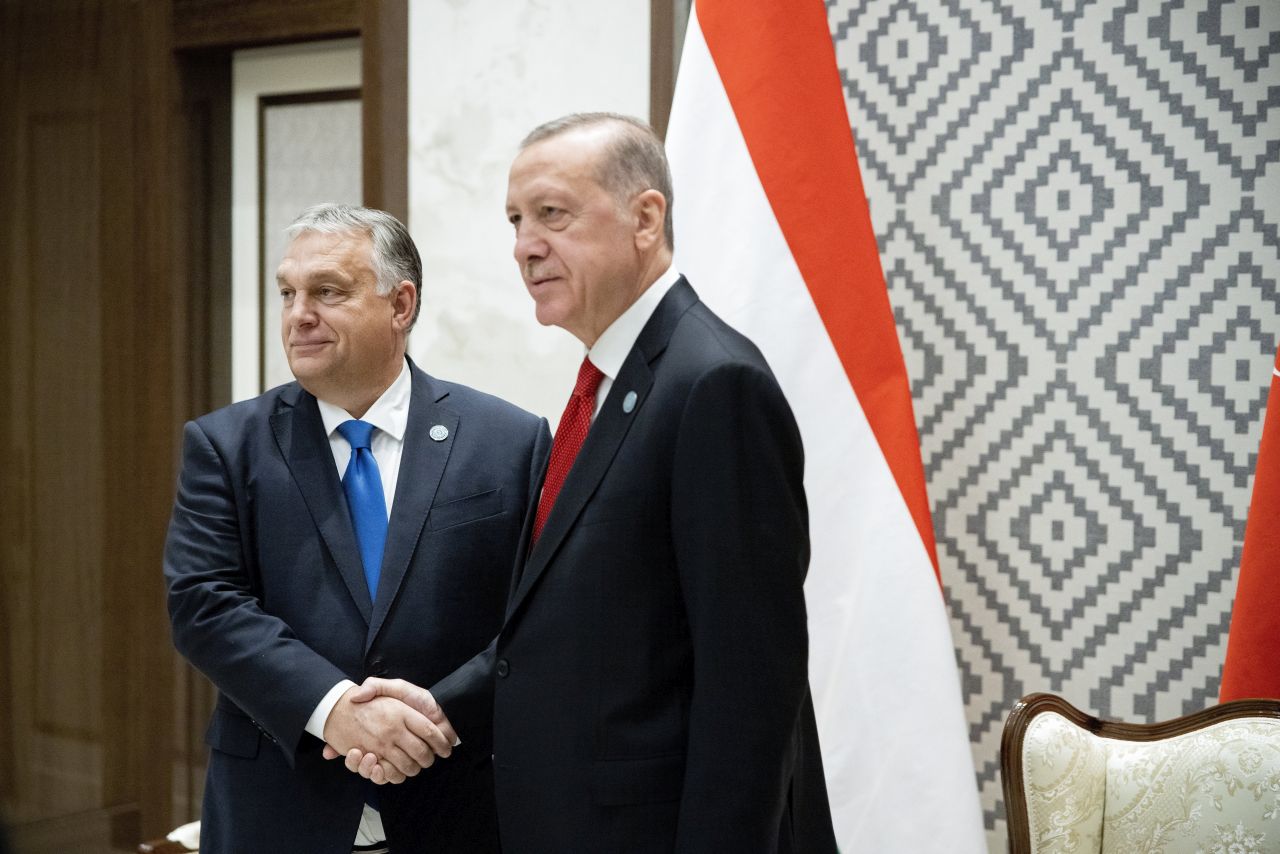 Fel kellene függeszteni Magyarország és Törökország NATO-tagságát egy konzervatív amerikai elemző szerint