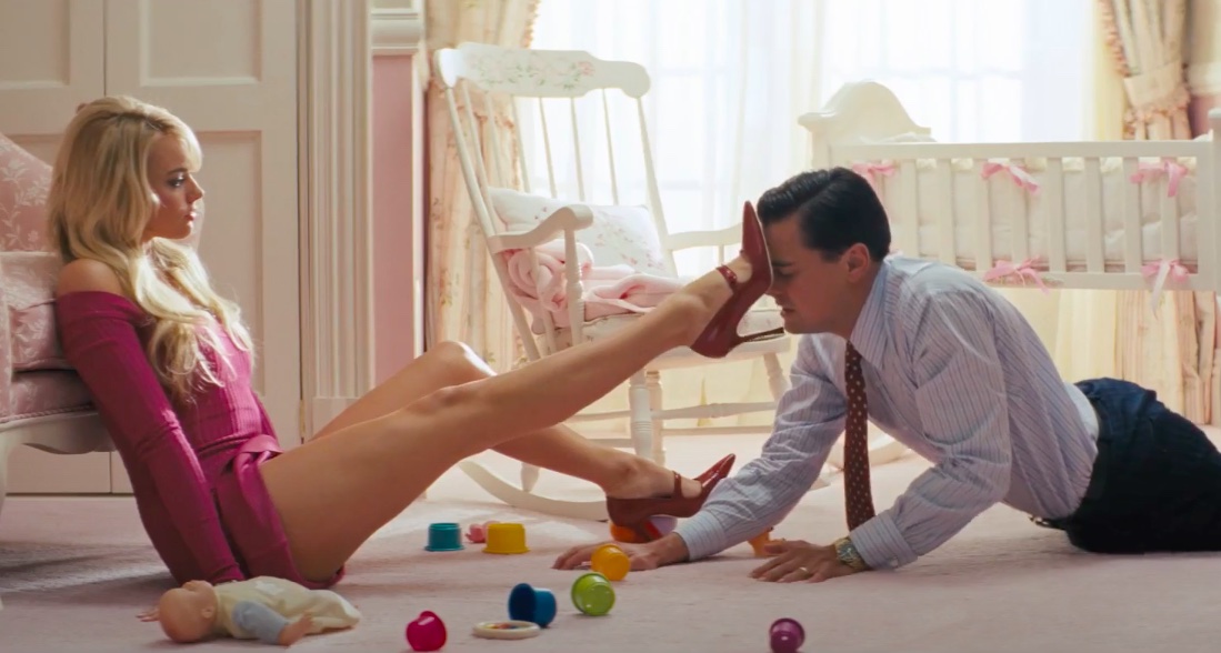 Margot Robbie fenekébe szorult Leonardo DiCaprio e-cigije egy forgatáson