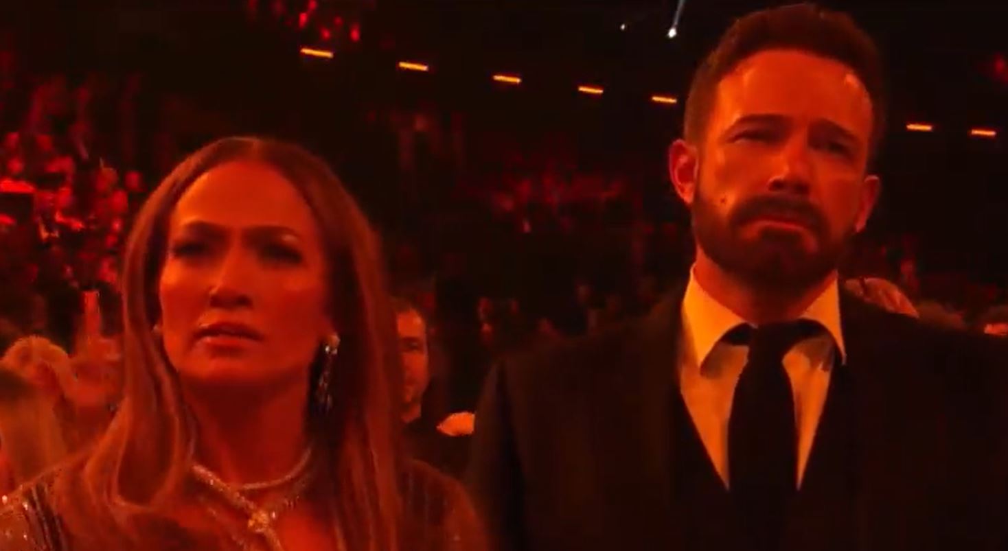 Ez lenne Jennifer Lopez reakciója arra, hogy Ben Affleck unatkozott a Grammy-gálán?
