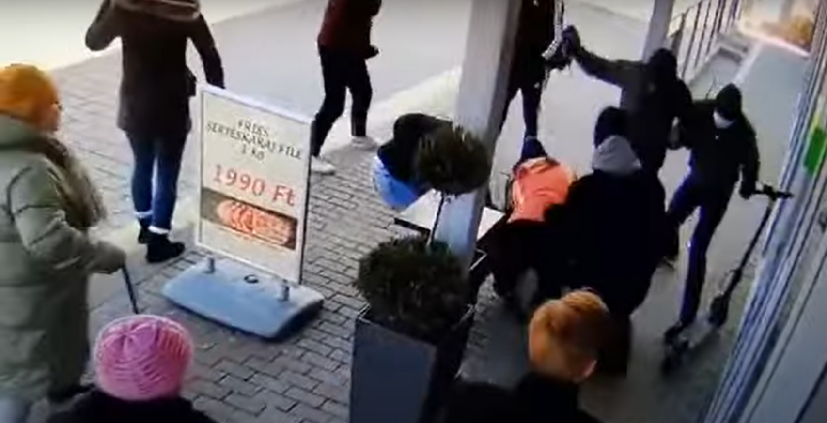 Sokkoló felvételek: durván megvertek egy férfit Gazdagréten