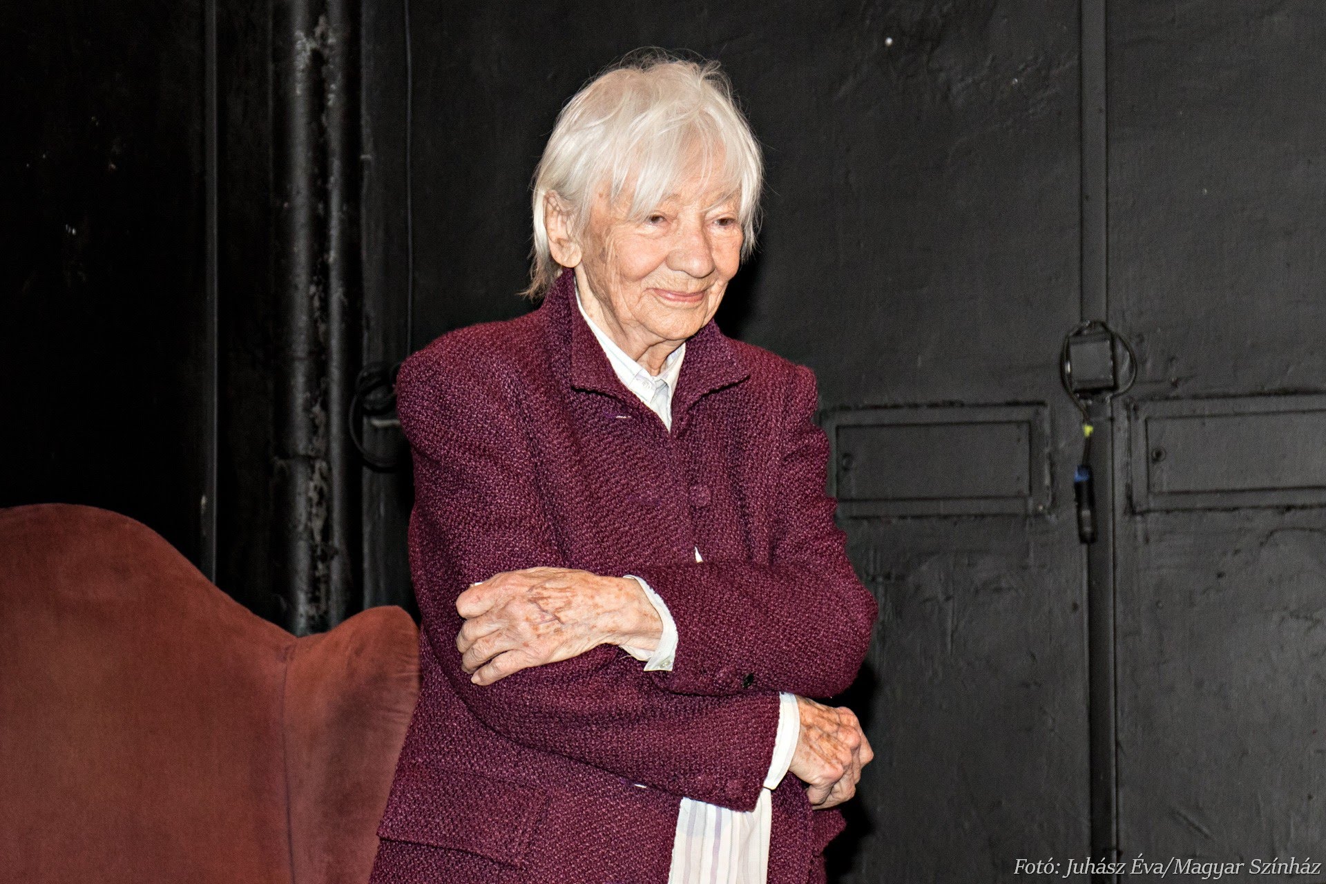 „Sokszor van úgy, hogy egy-egy esti darab után az éjszakában hazabandukolok” – Csernus Mariann 94 évesen is a színpadon áll