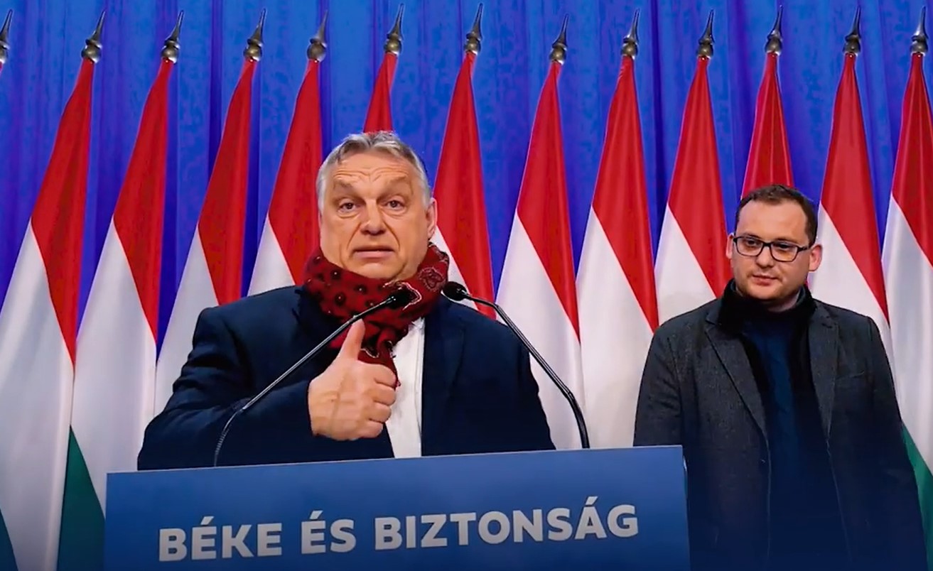 Orbán: Ehhez ennyi ember kell? – terepszemlét tartott a kormányfő az évértékelője helyszínén
