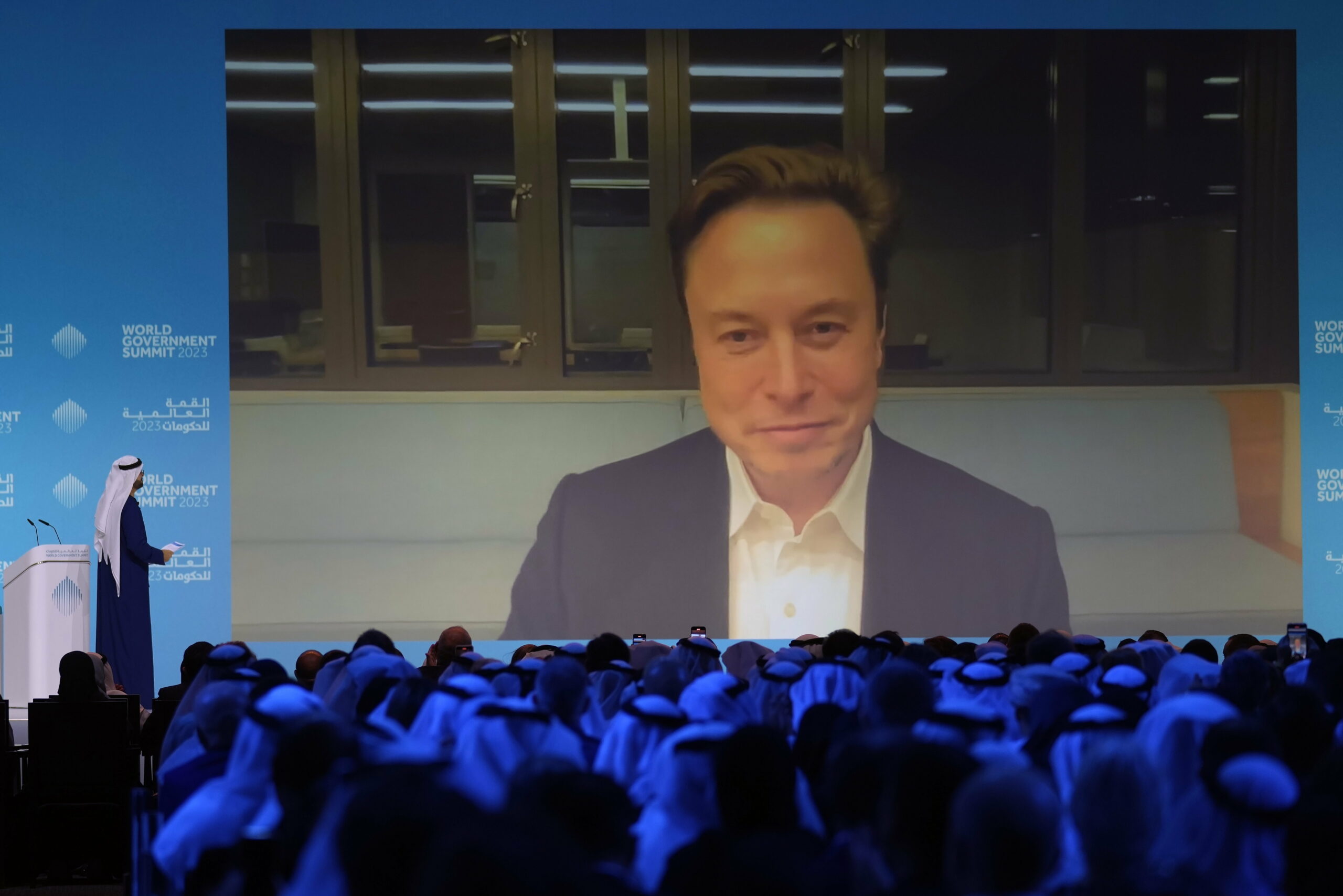 Elon Musk szerint a mesterséges intelligencia a legnagyobb, emberiséget fenyegető veszély