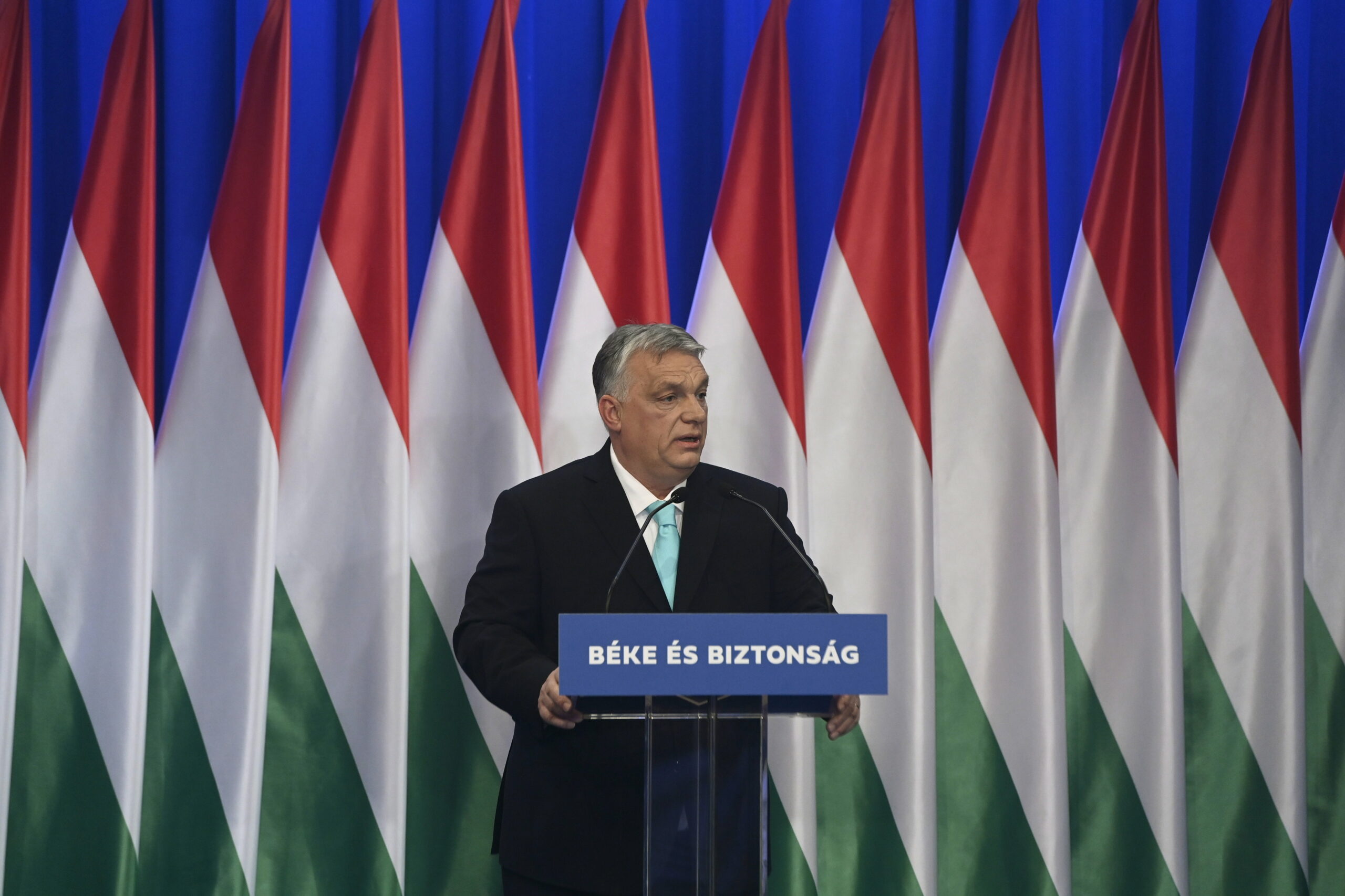 Orbán: rajtunk kívül mindenki a háború pártján áll a NATO-ban és az EU-ban