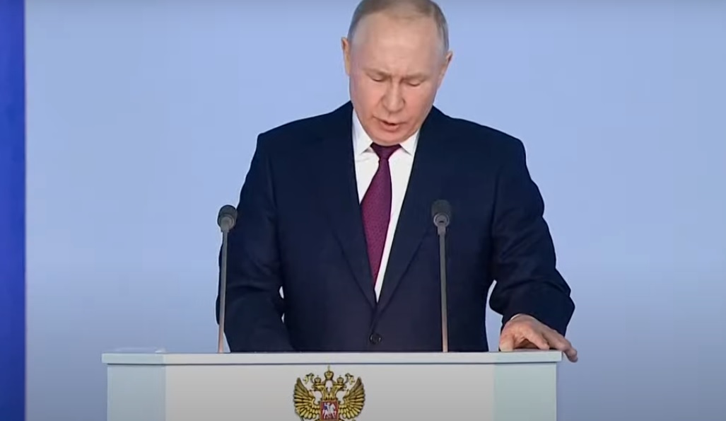 „Bátor és azonnali lépéseket kell tennünk” – Vért izzadt Putyin, hogy valahogy megmagyarázza, miért támadta meg Ukrajnát